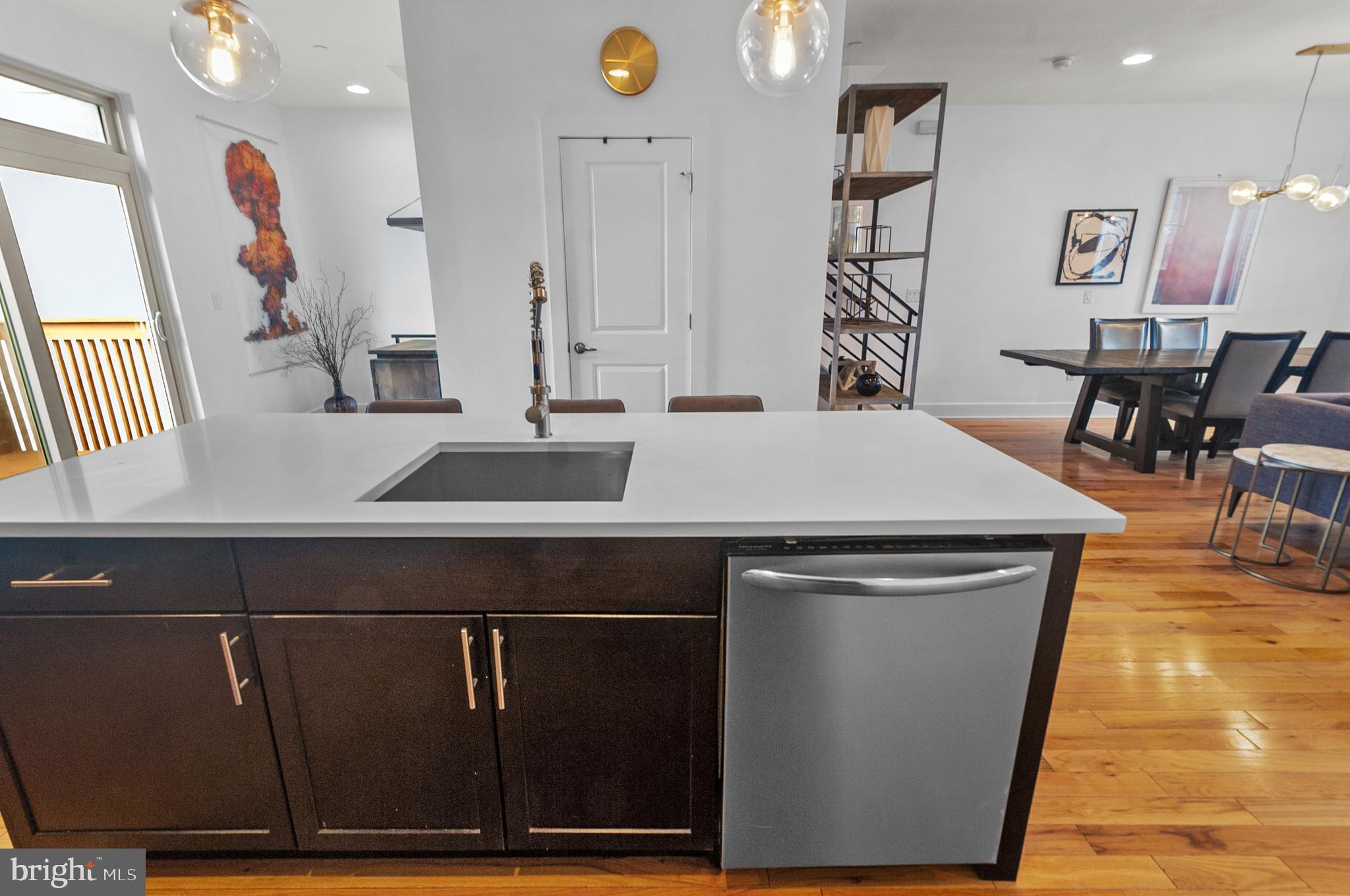 EAST FALLS - Residential