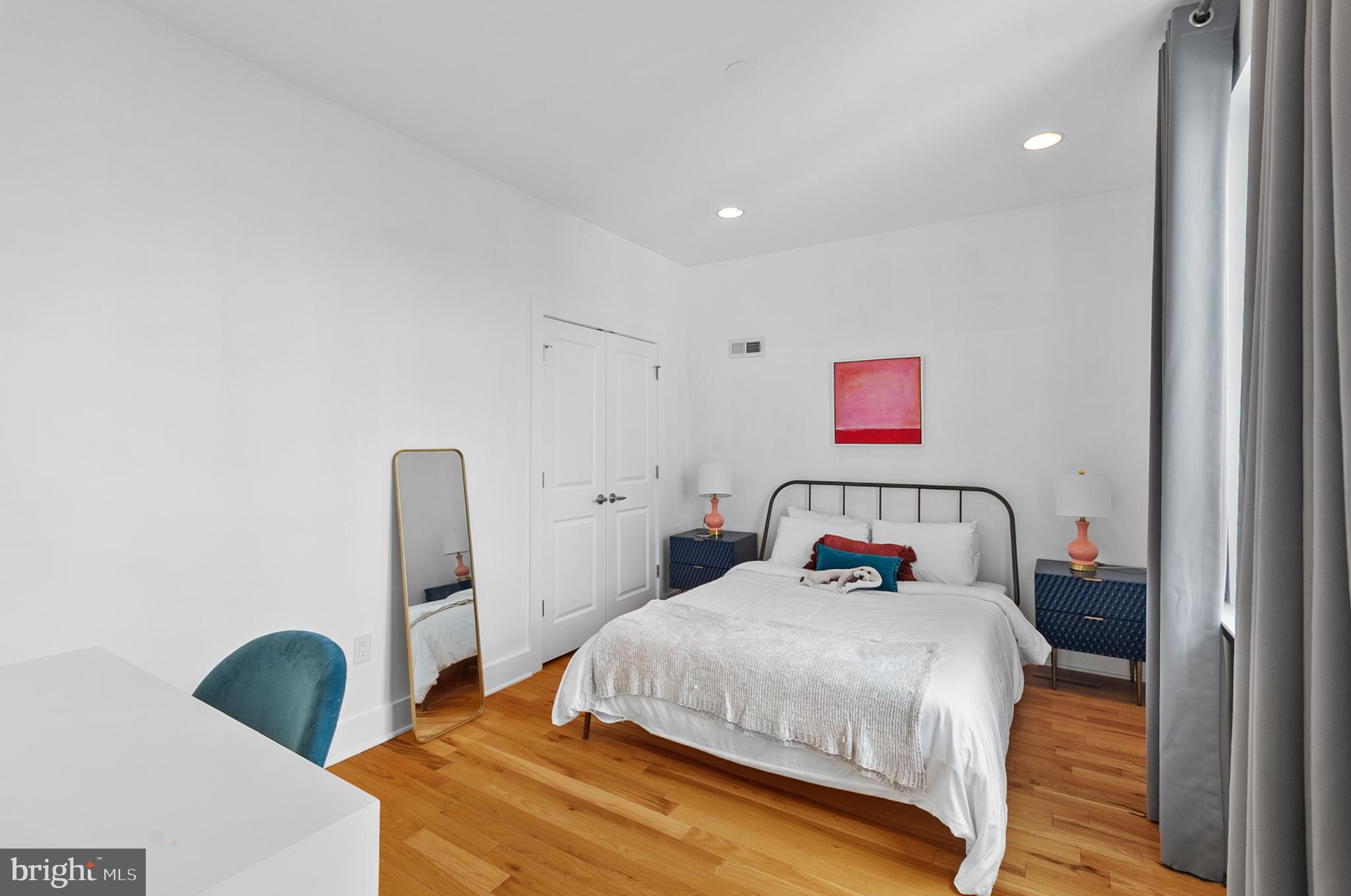 EAST FALLS - Residential