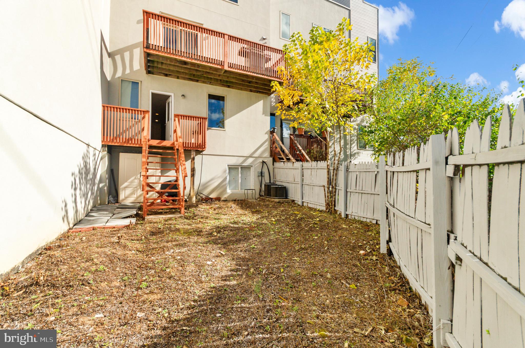 EAST FALLS - Residential