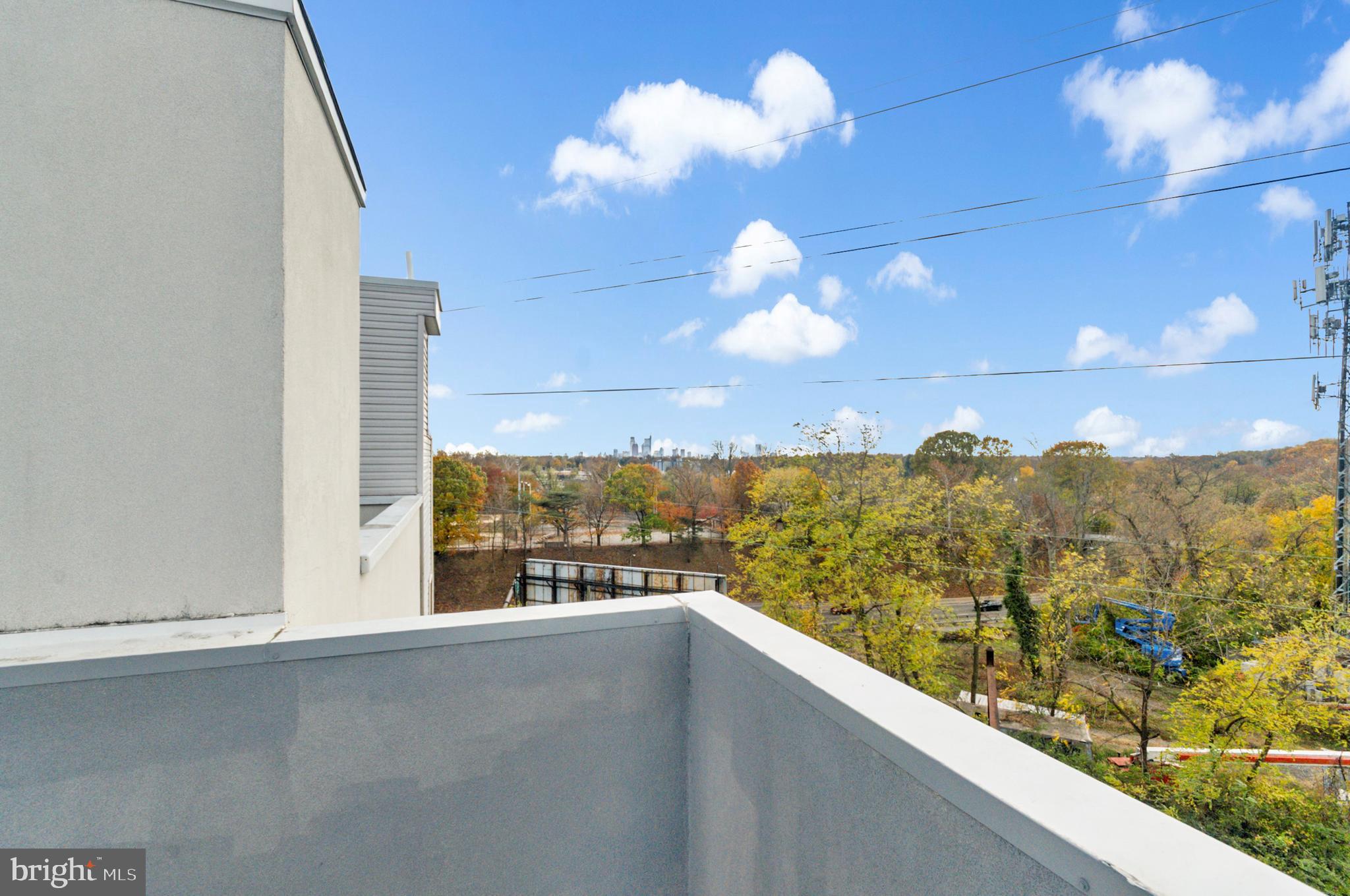 EAST FALLS - Residential