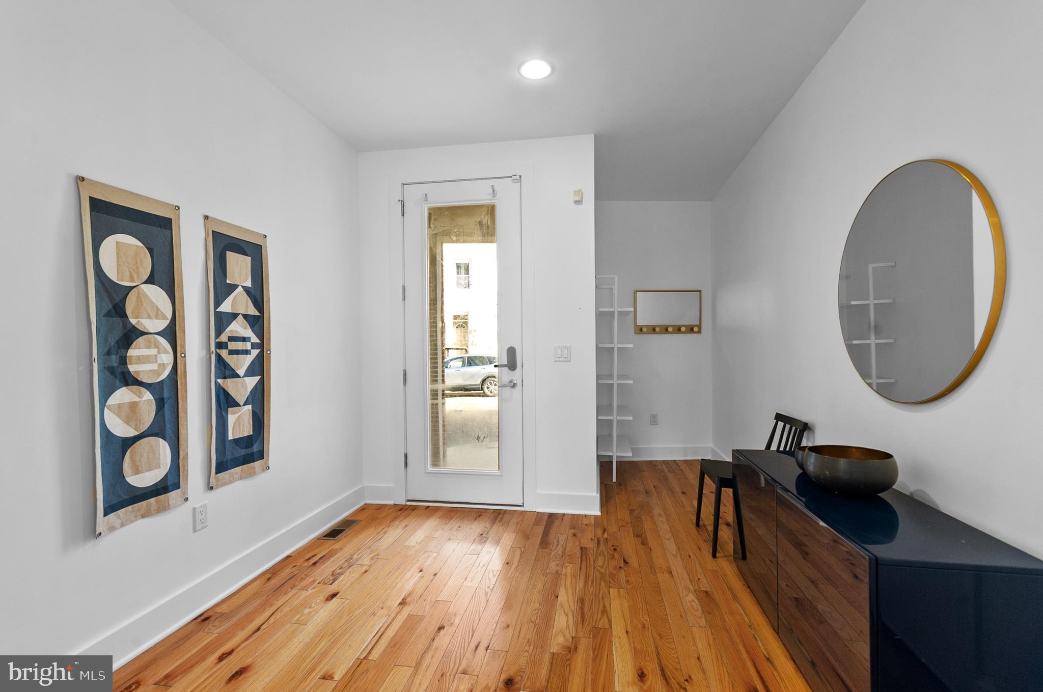 EAST FALLS - Residential