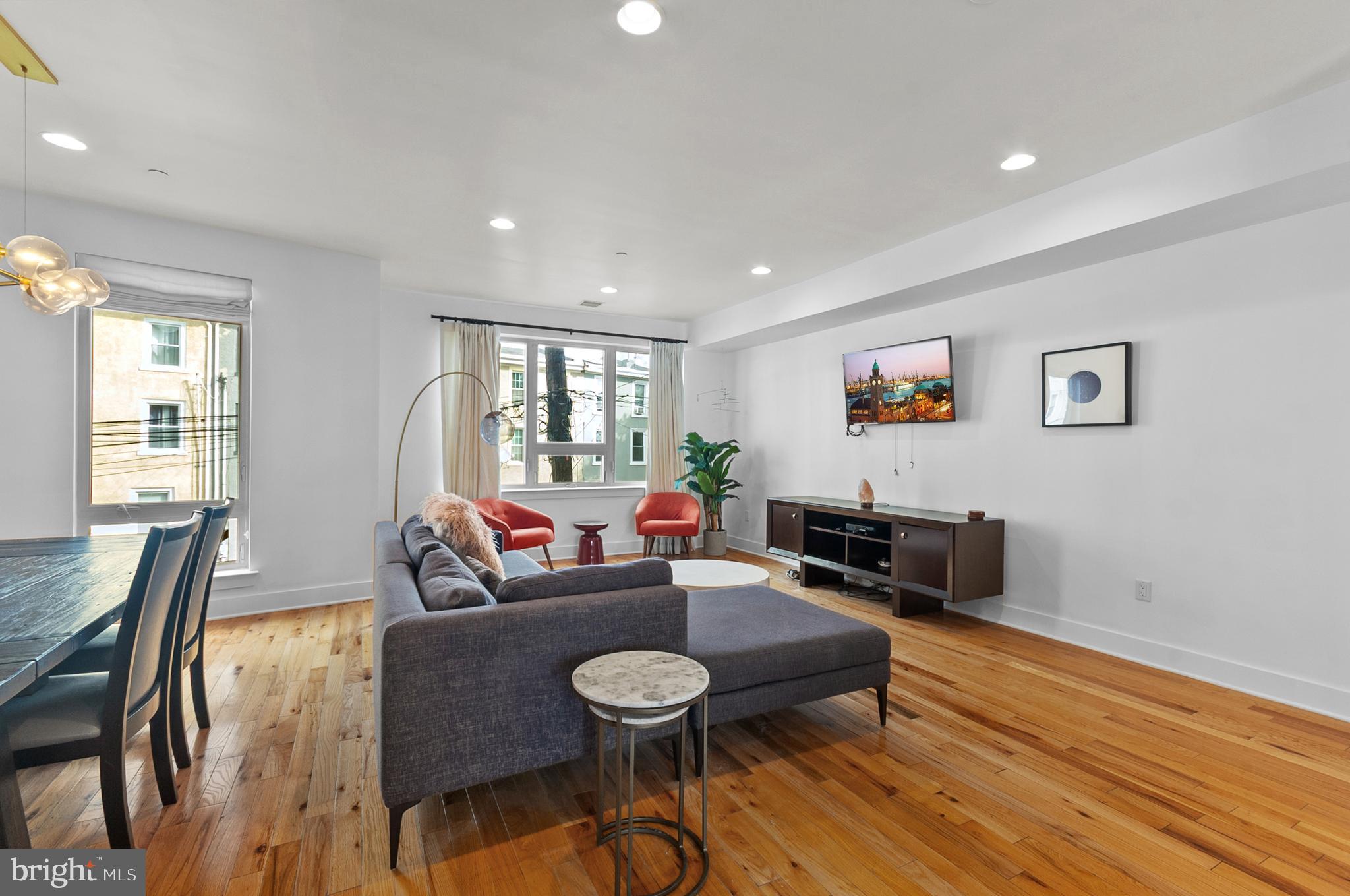 EAST FALLS - Residential