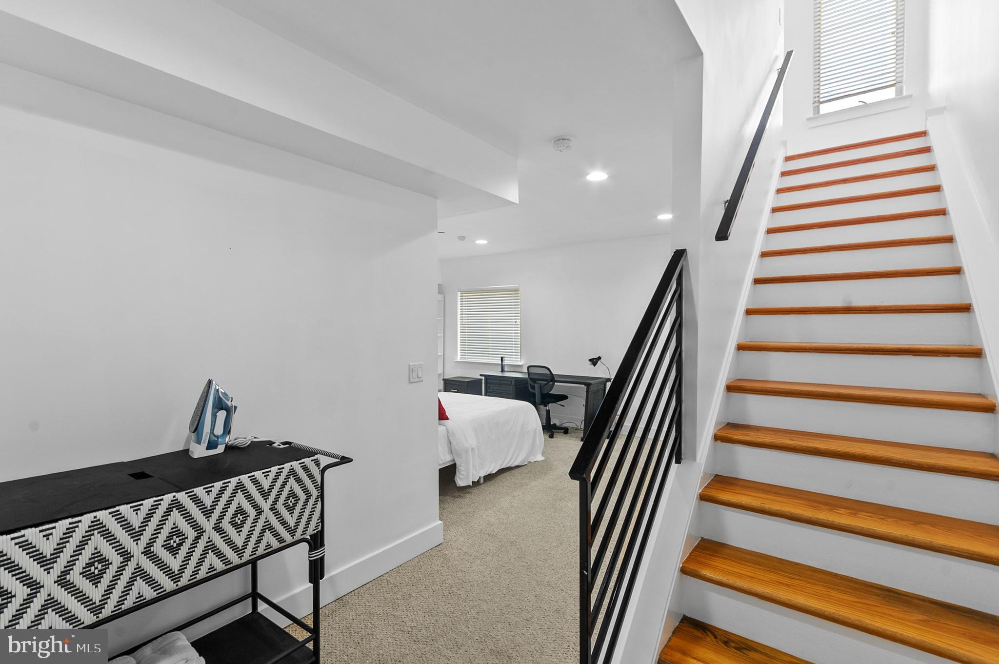 EAST FALLS - Residential