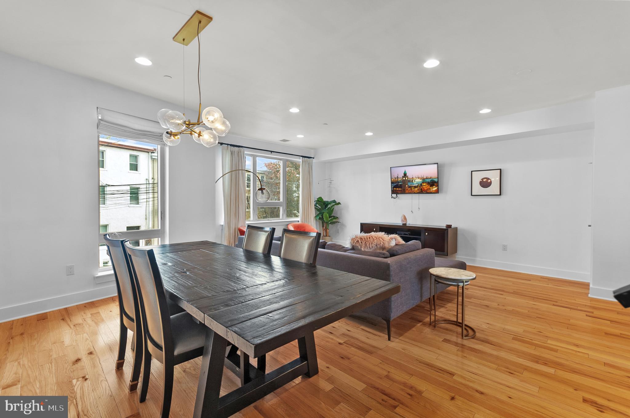 EAST FALLS - Residential