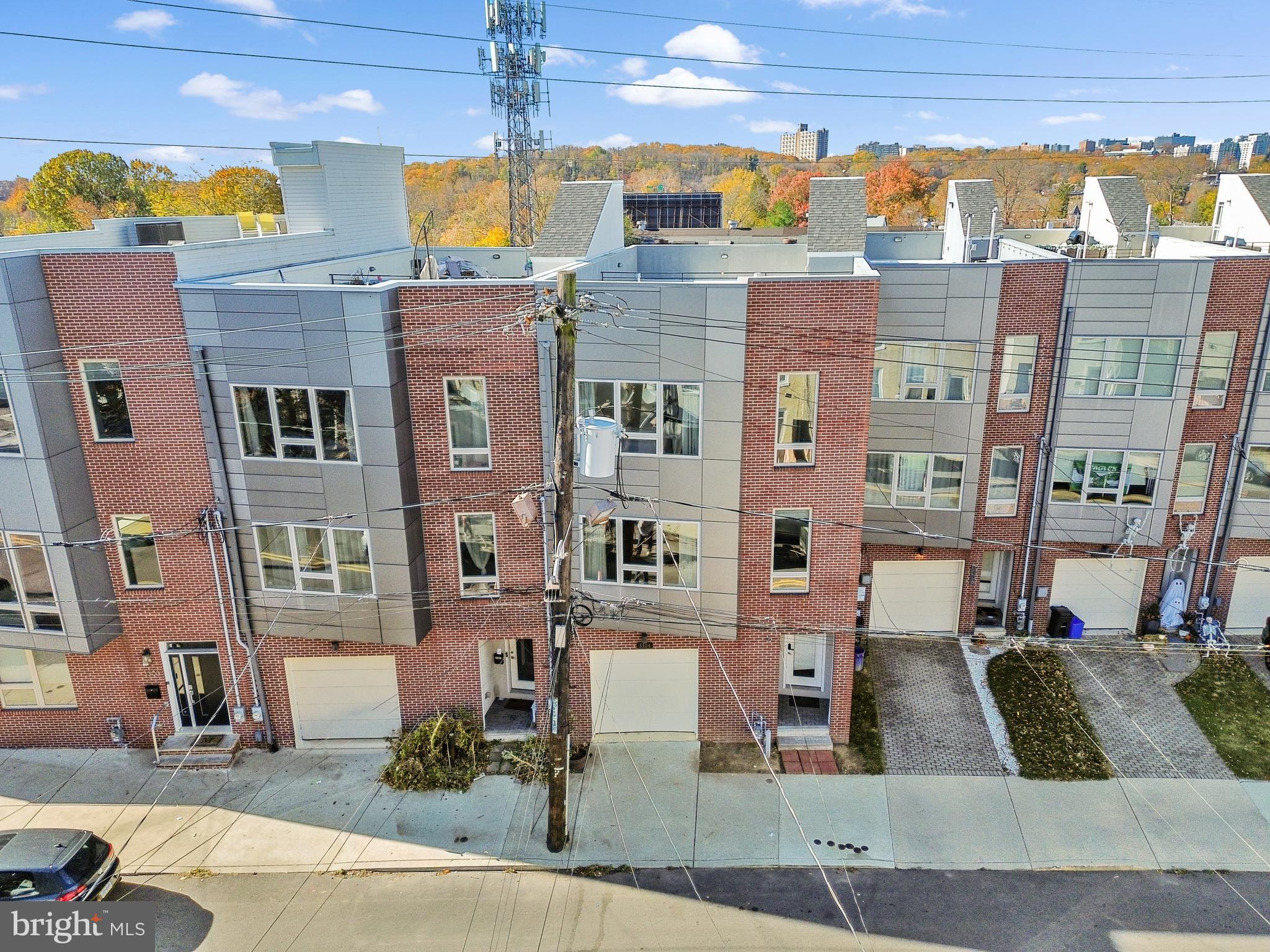 EAST FALLS - Residential