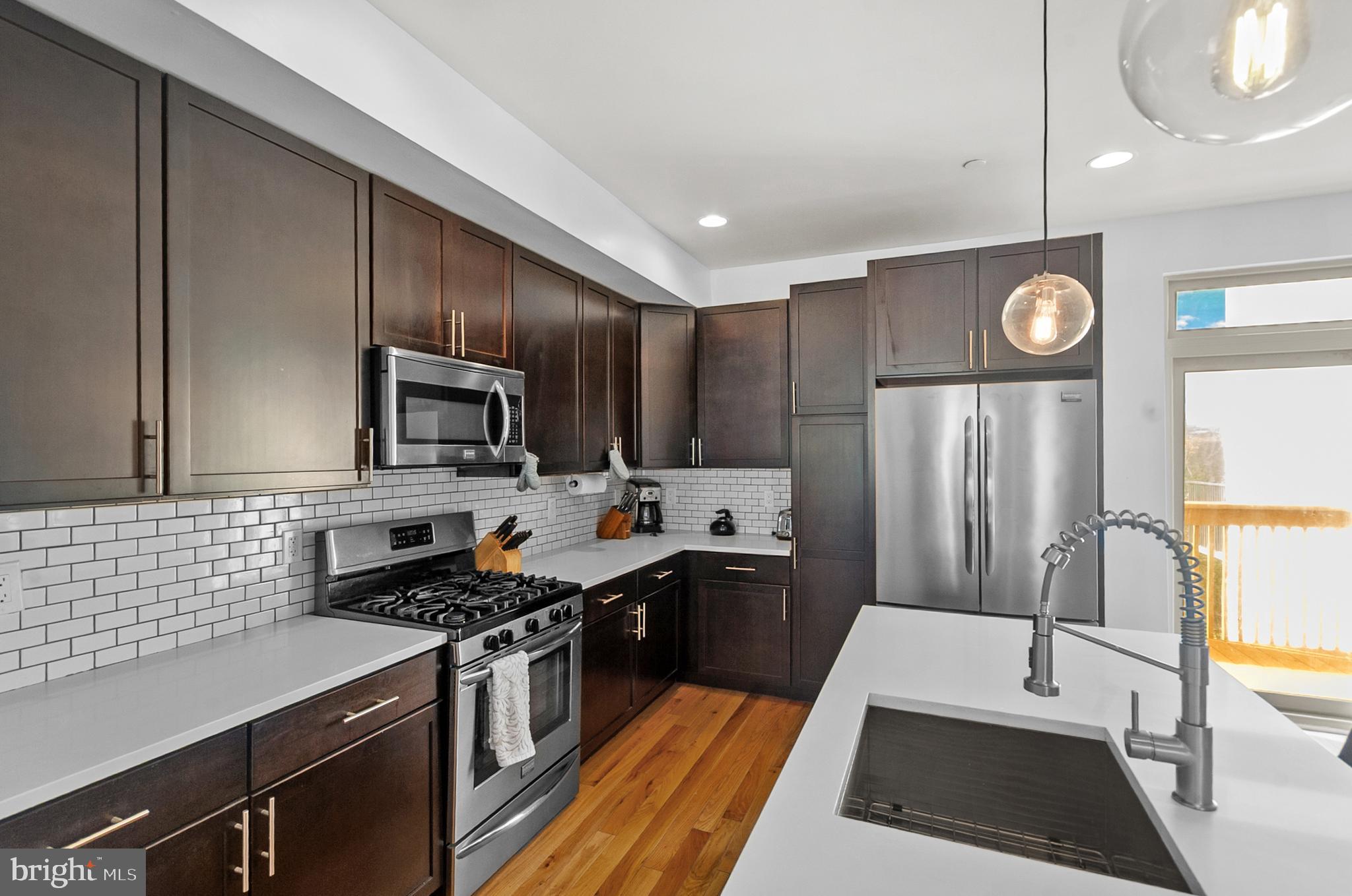 EAST FALLS - Residential