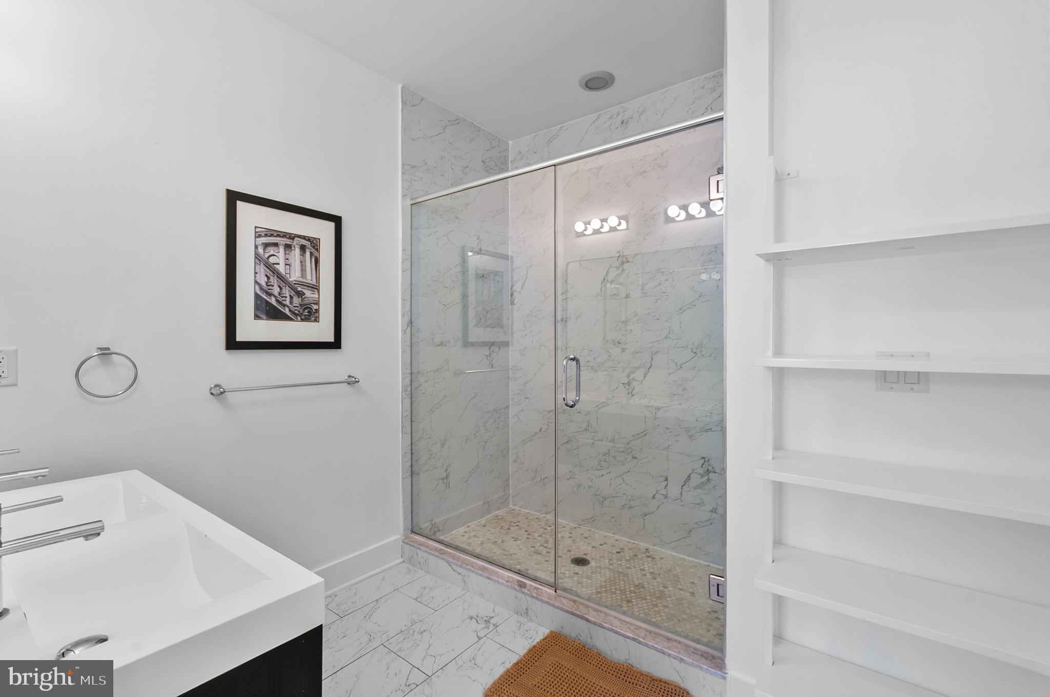 EAST FALLS - Residential