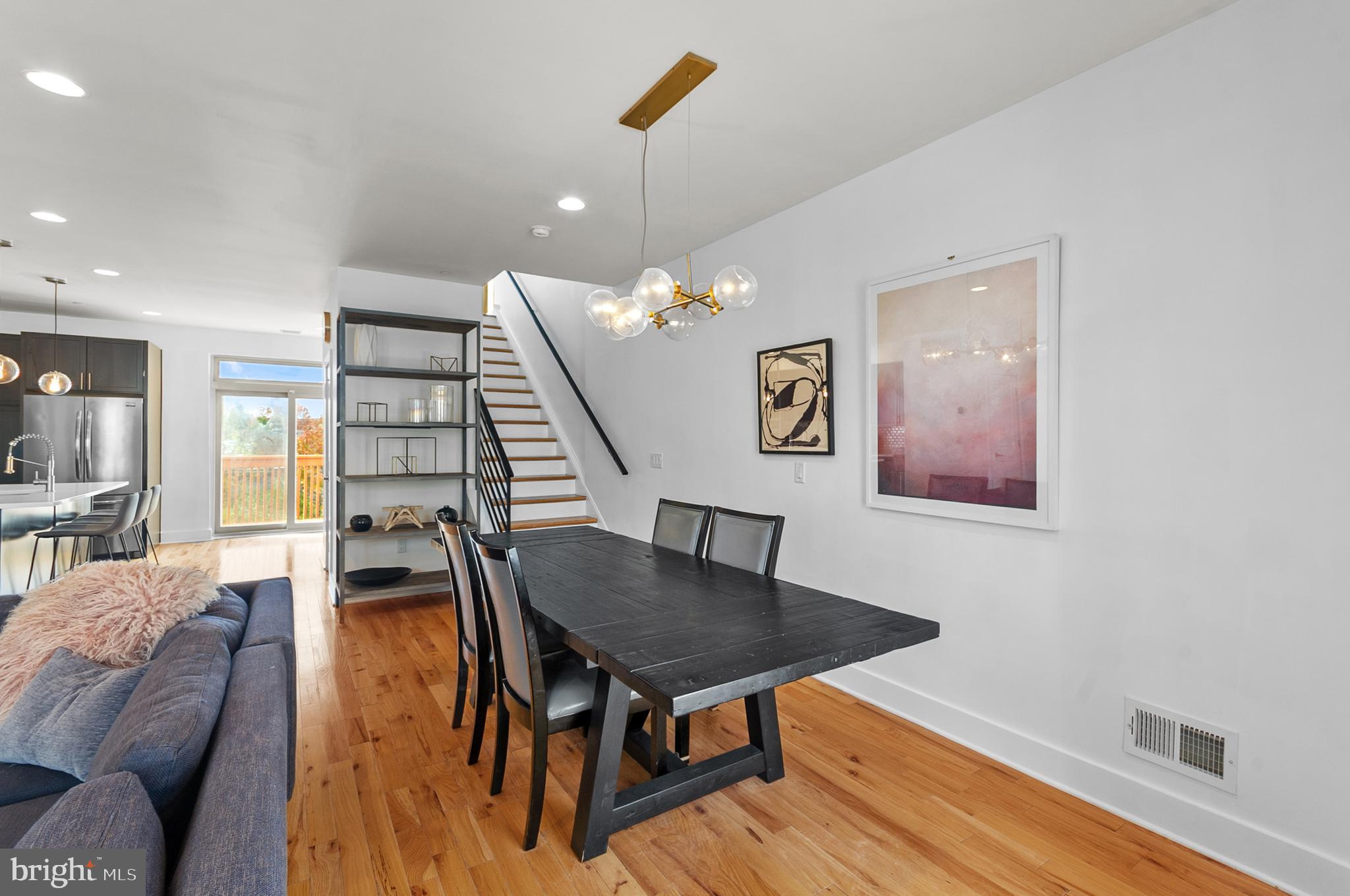 EAST FALLS - Residential