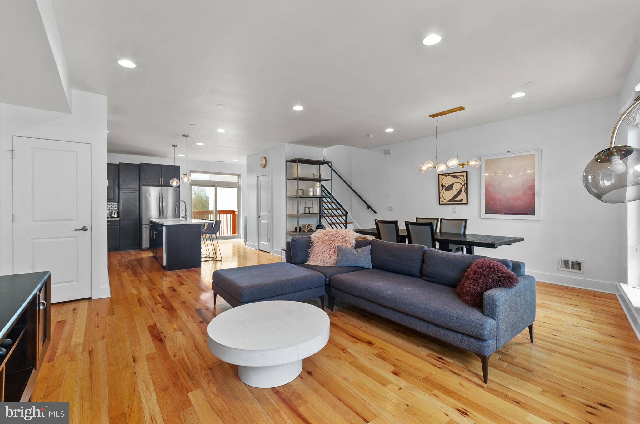 EAST FALLS - Residential