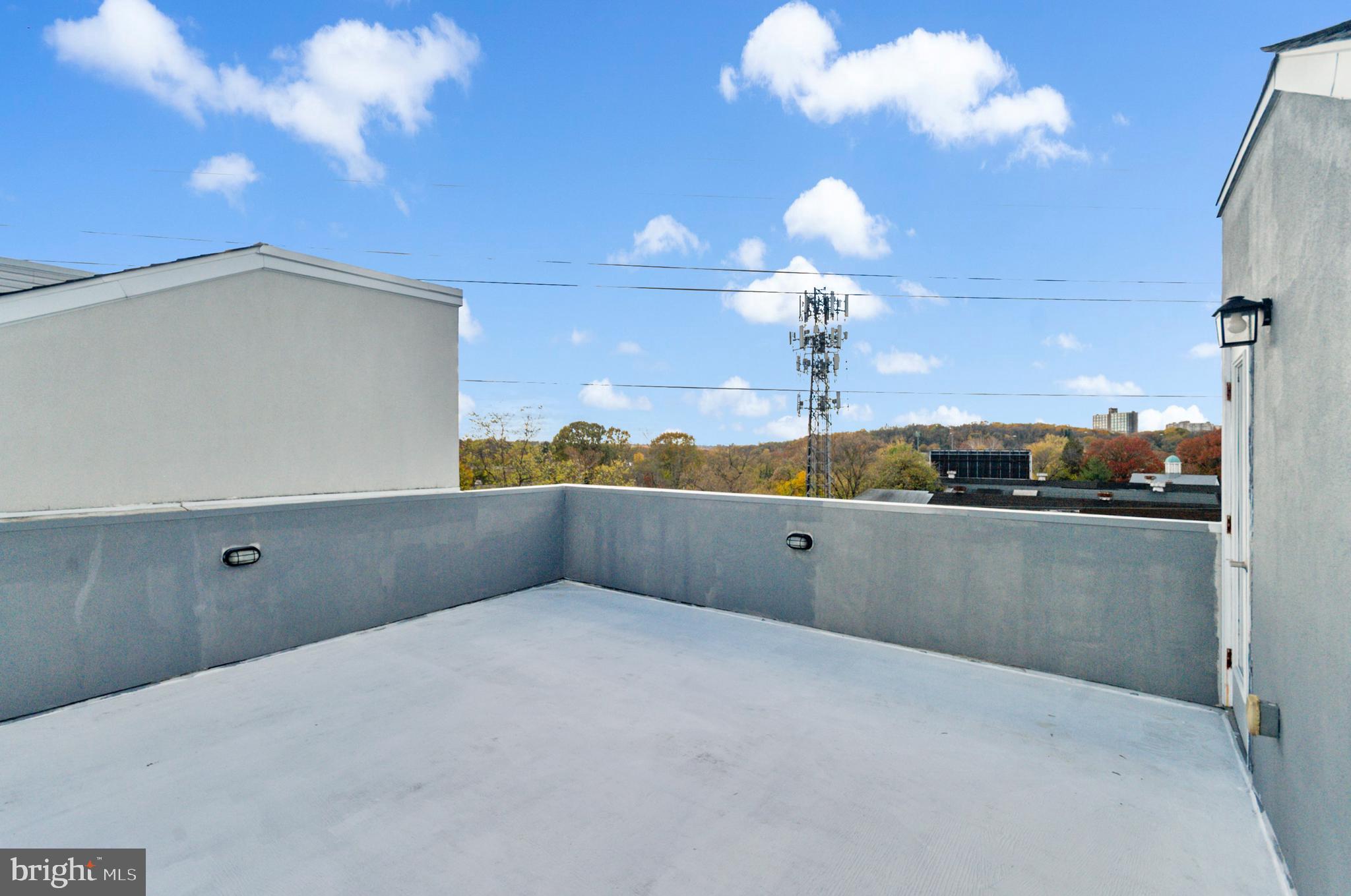 EAST FALLS - Residential