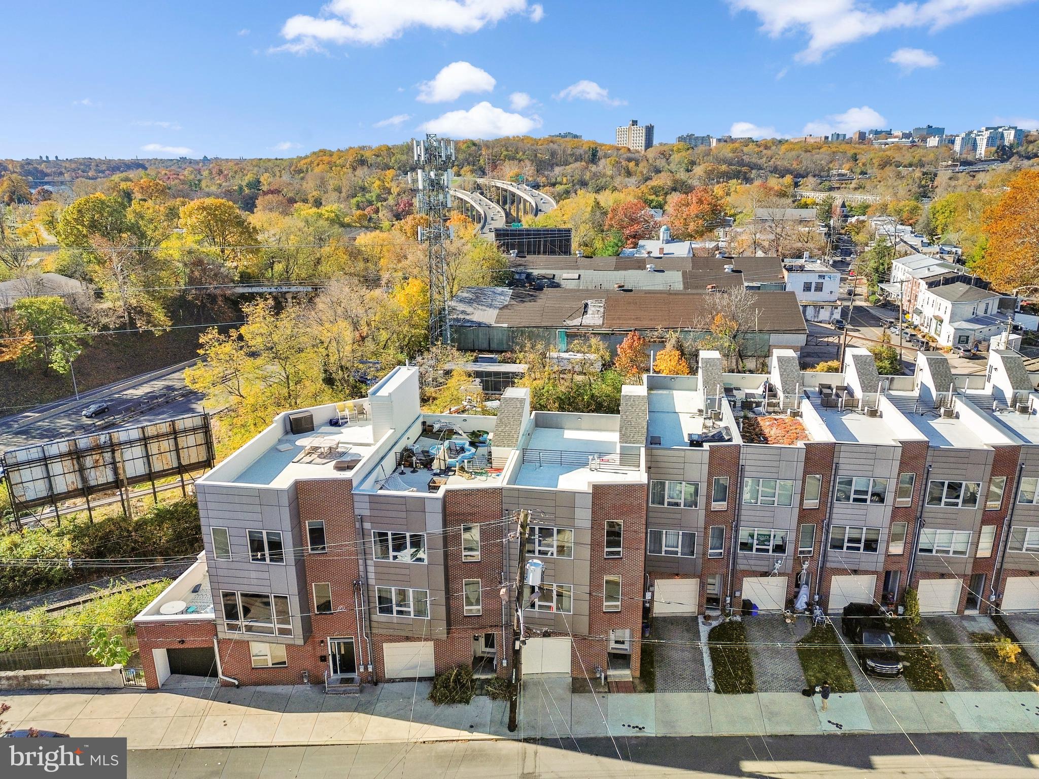 EAST FALLS - Residential