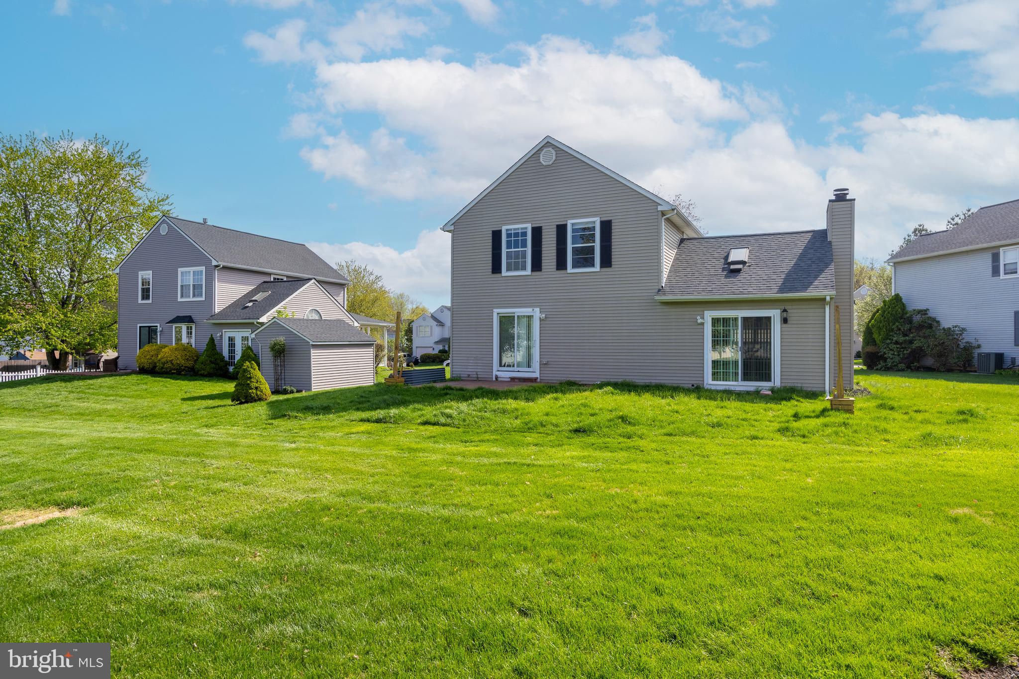 COUNTRY BEND - Residential