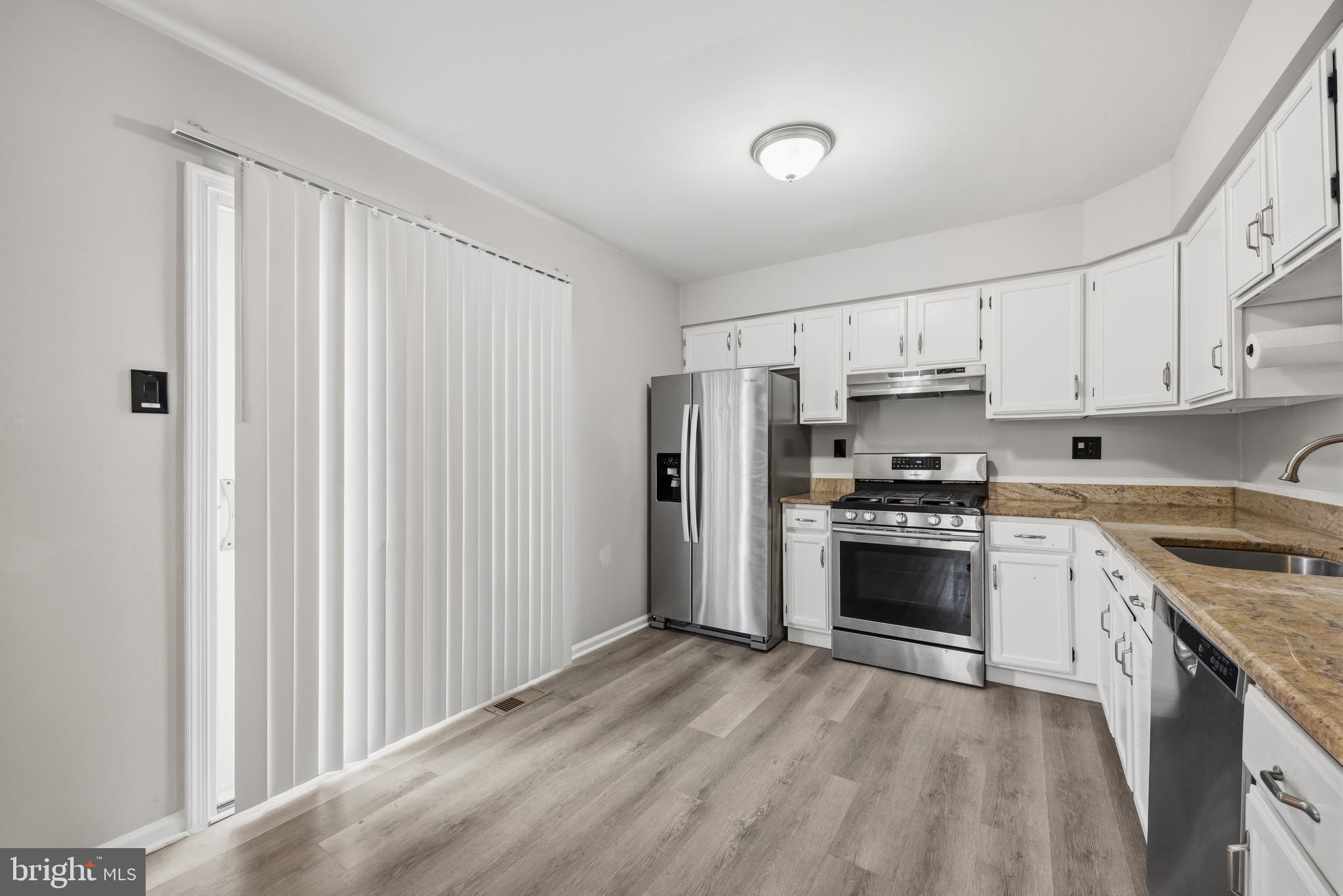 COUNTRY BEND - Residential