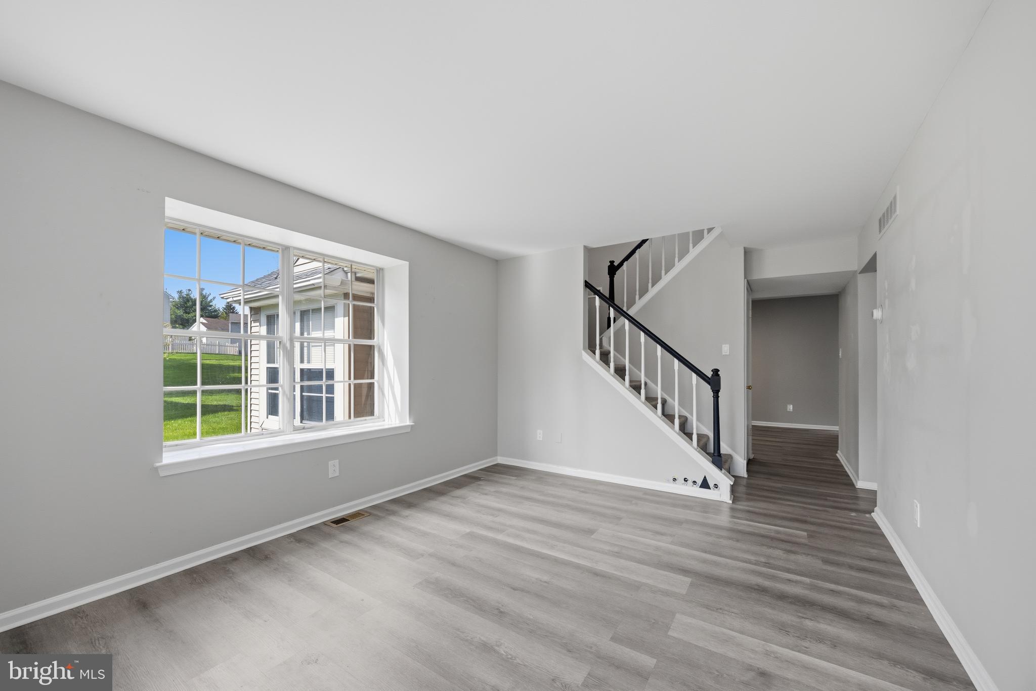 COUNTRY BEND - Residential