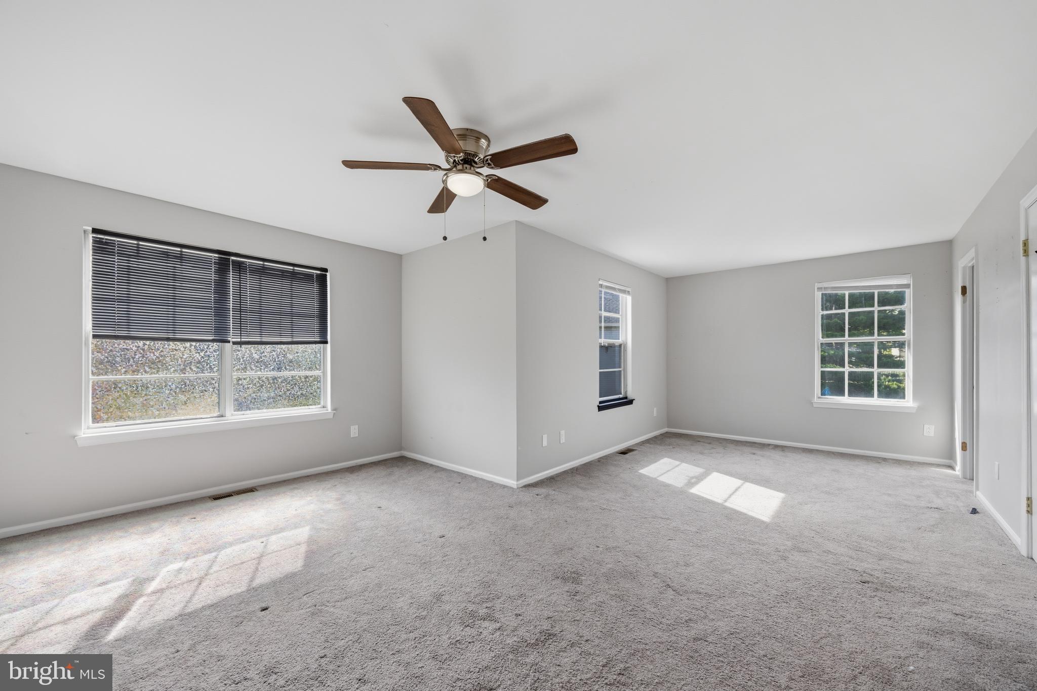 COUNTRY BEND - Residential