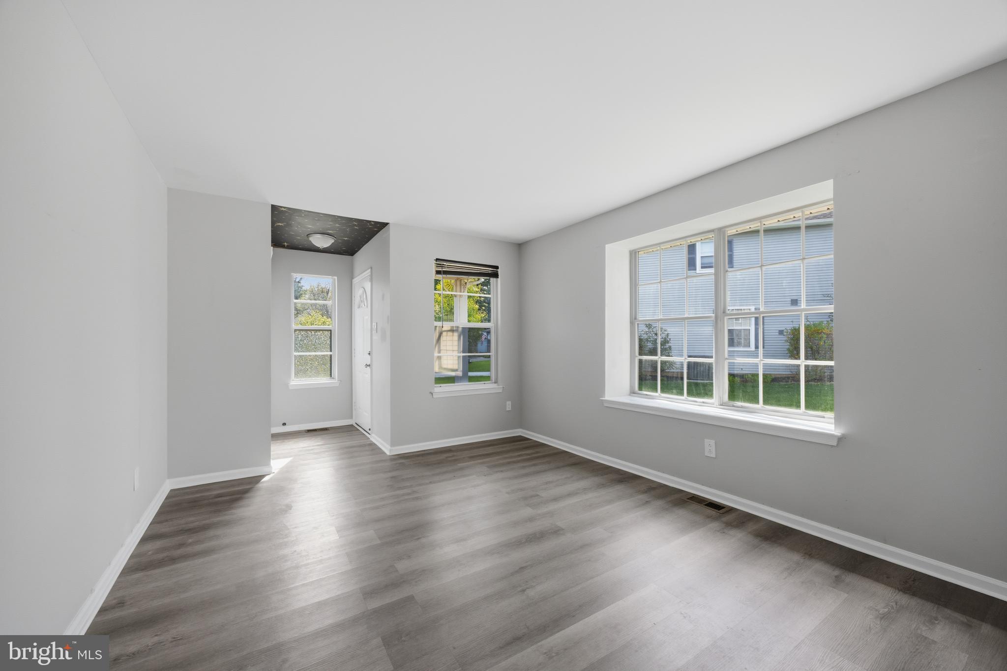 COUNTRY BEND - Residential