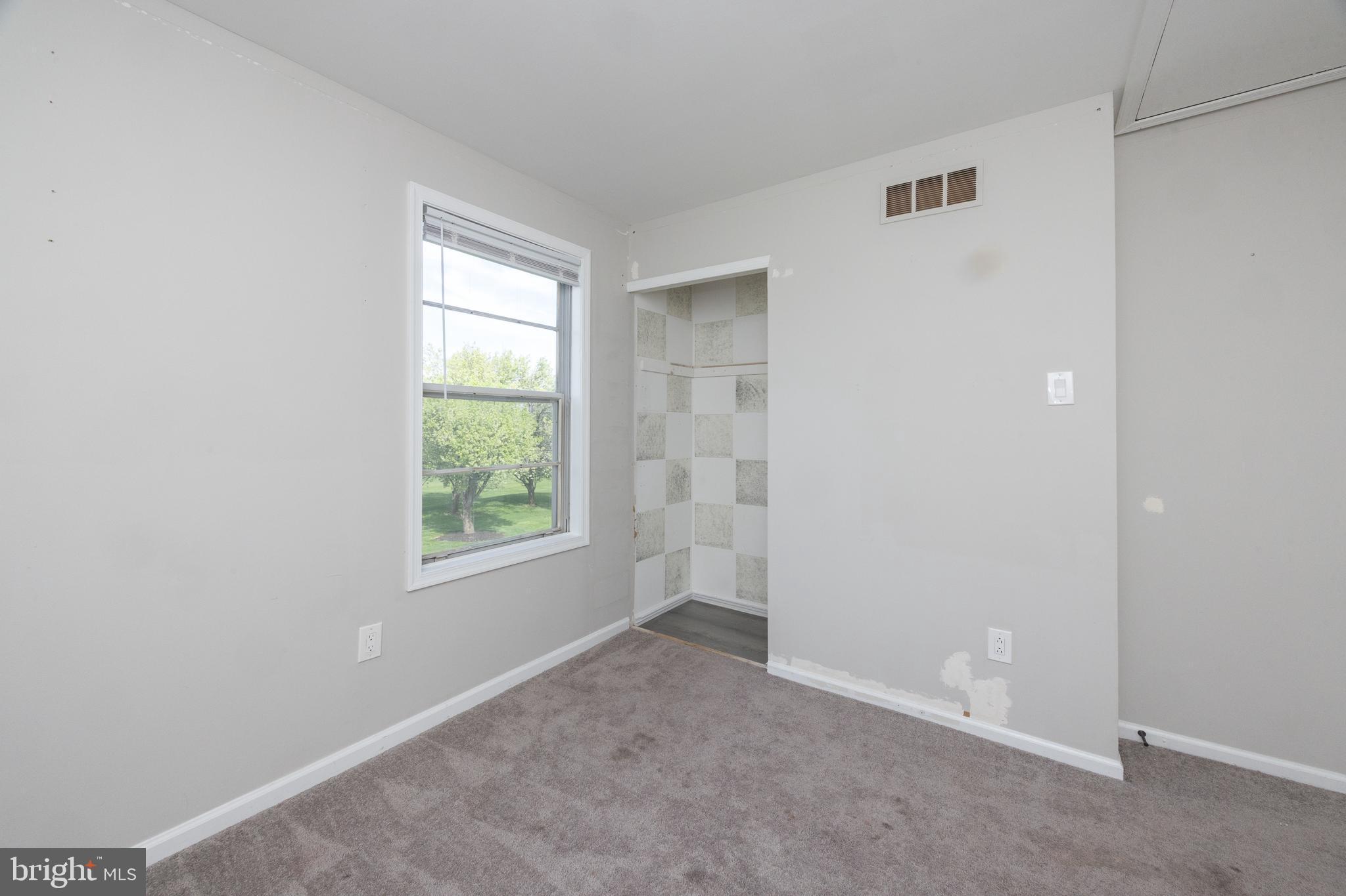 COUNTRY BEND - Residential