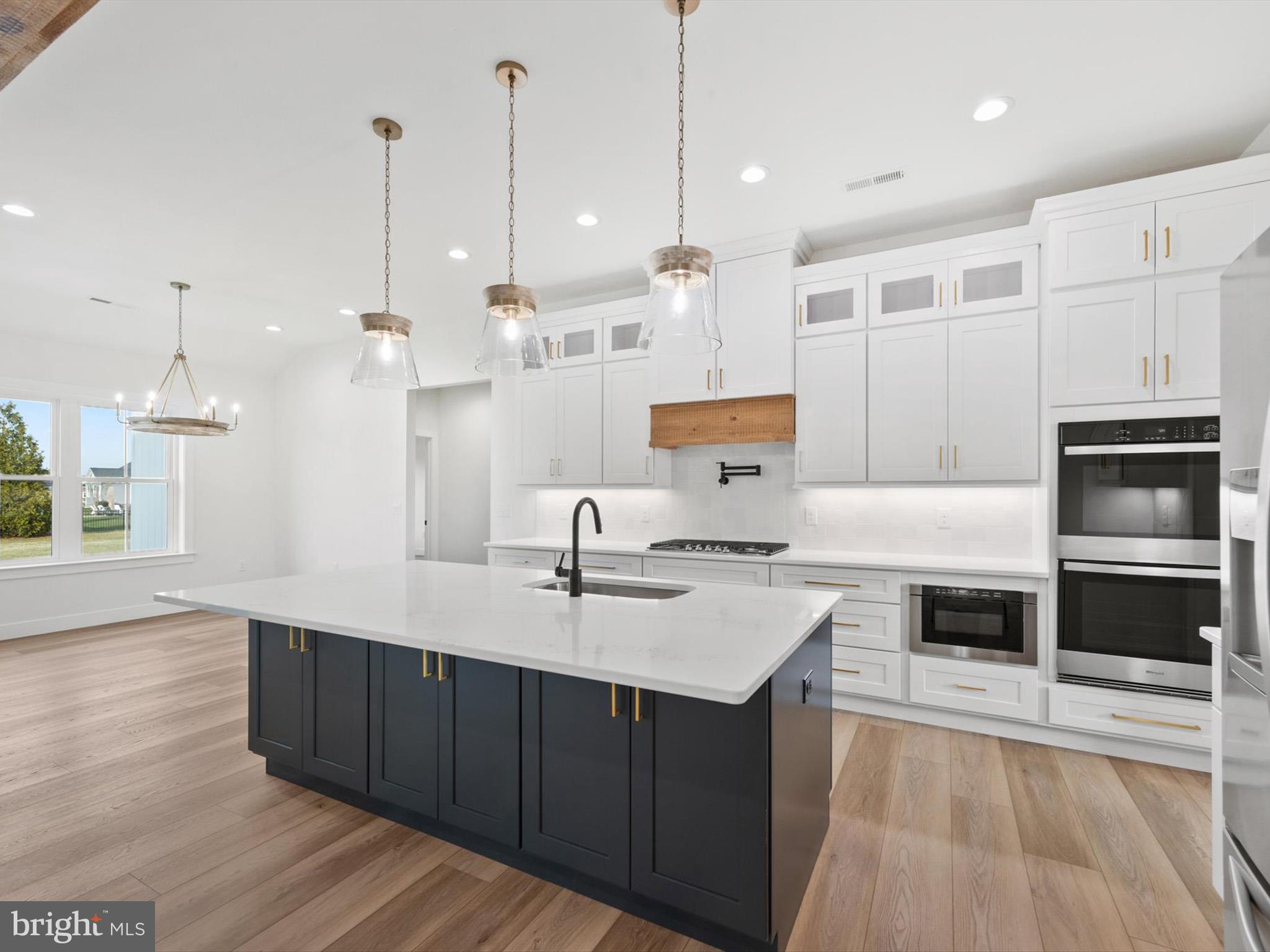 KINGSTON RIDGE - Residential