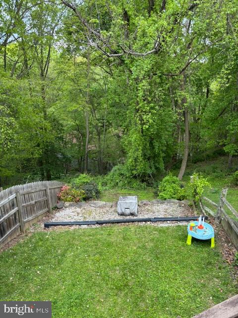 863 ELLICOTT DRIVE