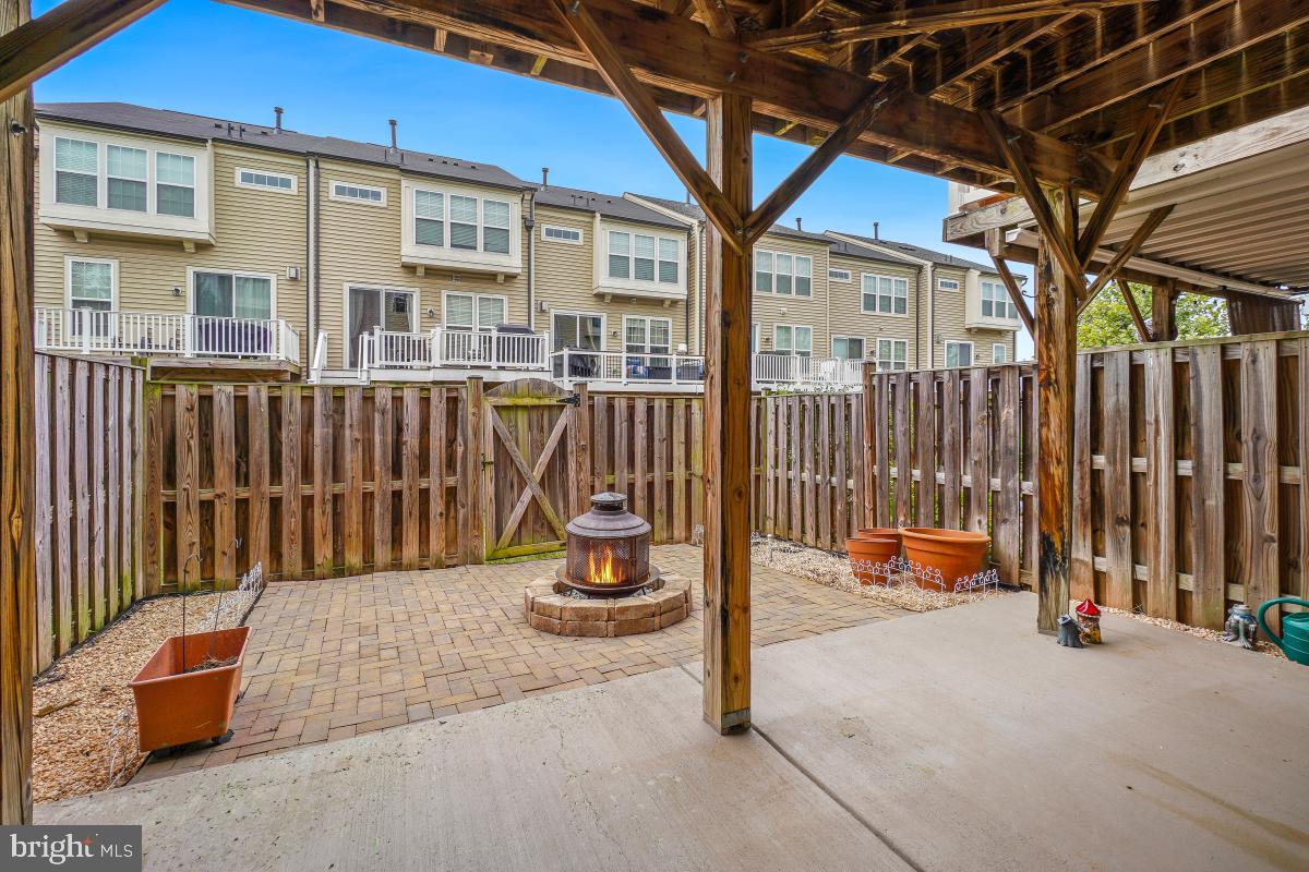 VICTORY LAKES - Residential