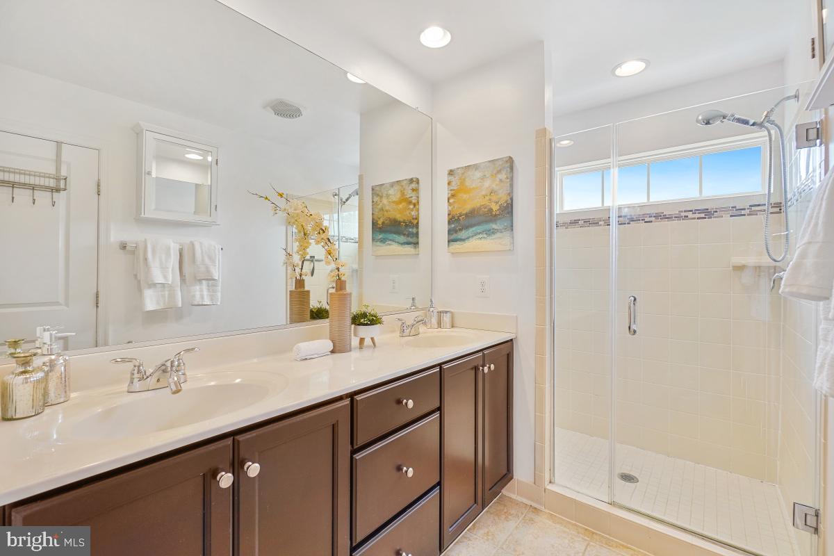 VICTORY LAKES - Residential