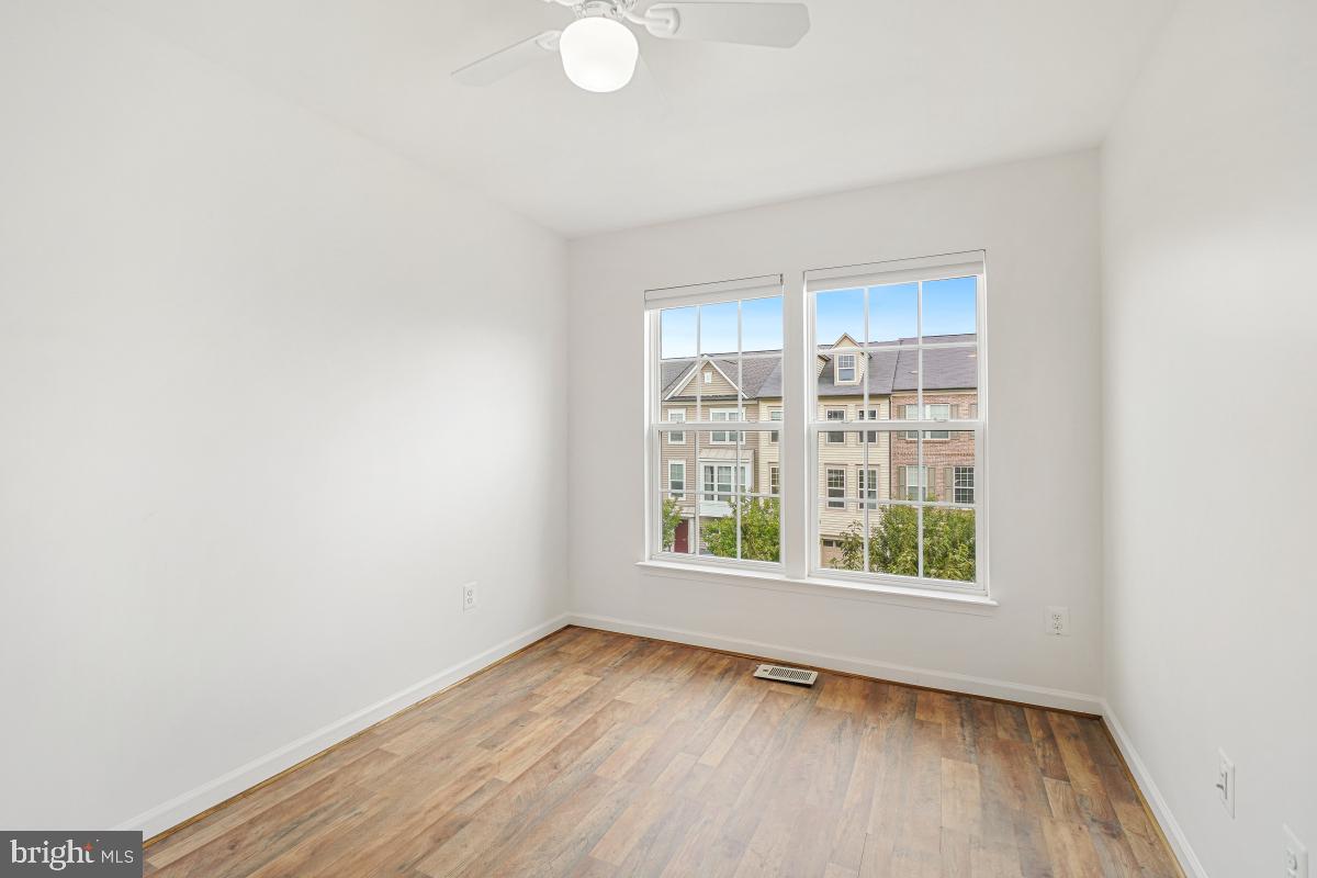 VICTORY LAKES - Residential