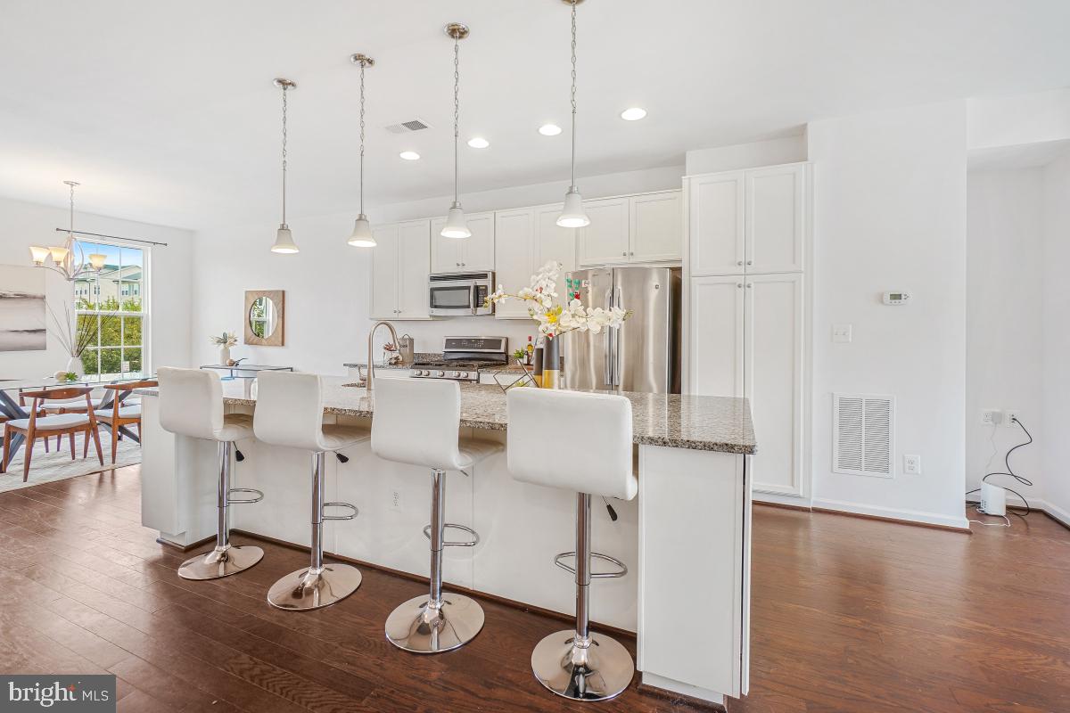 VICTORY LAKES - Residential