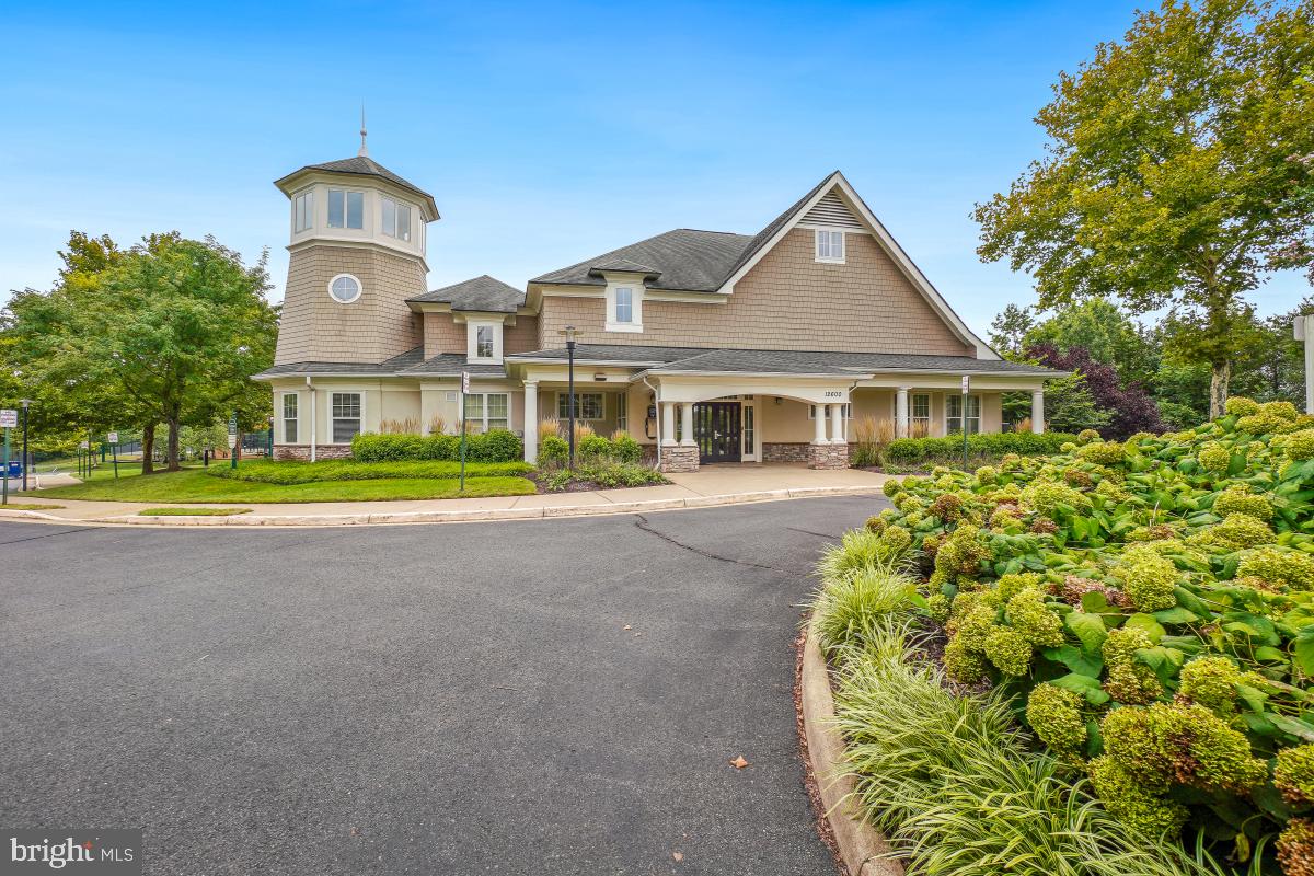 VICTORY LAKES - Residential