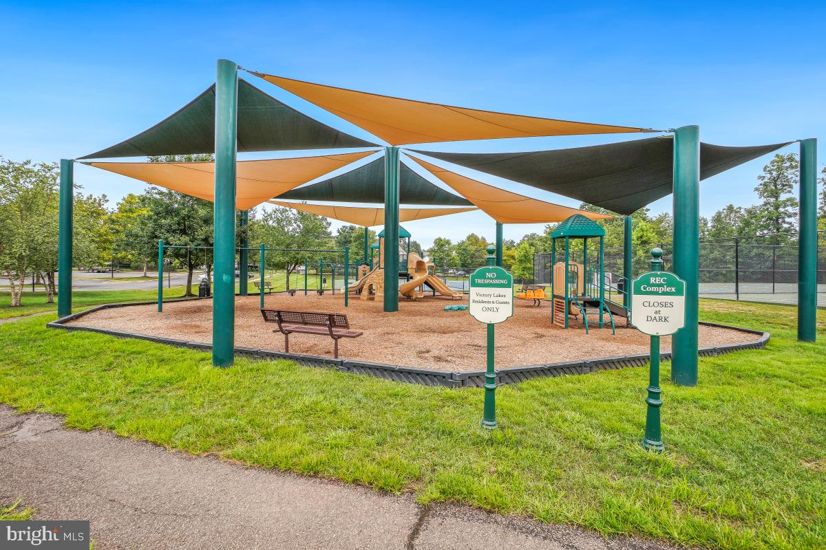 VICTORY LAKES - Residential