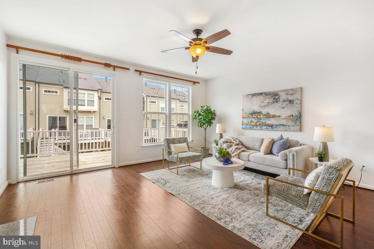 VICTORY LAKES - Residential