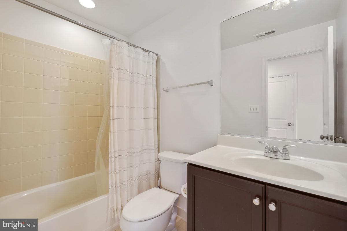 VICTORY LAKES - Residential