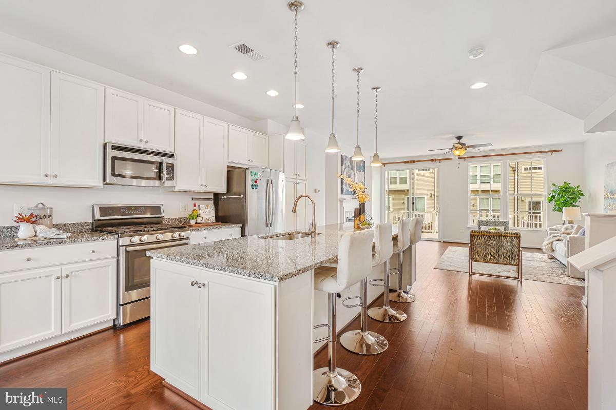 VICTORY LAKES - Residential