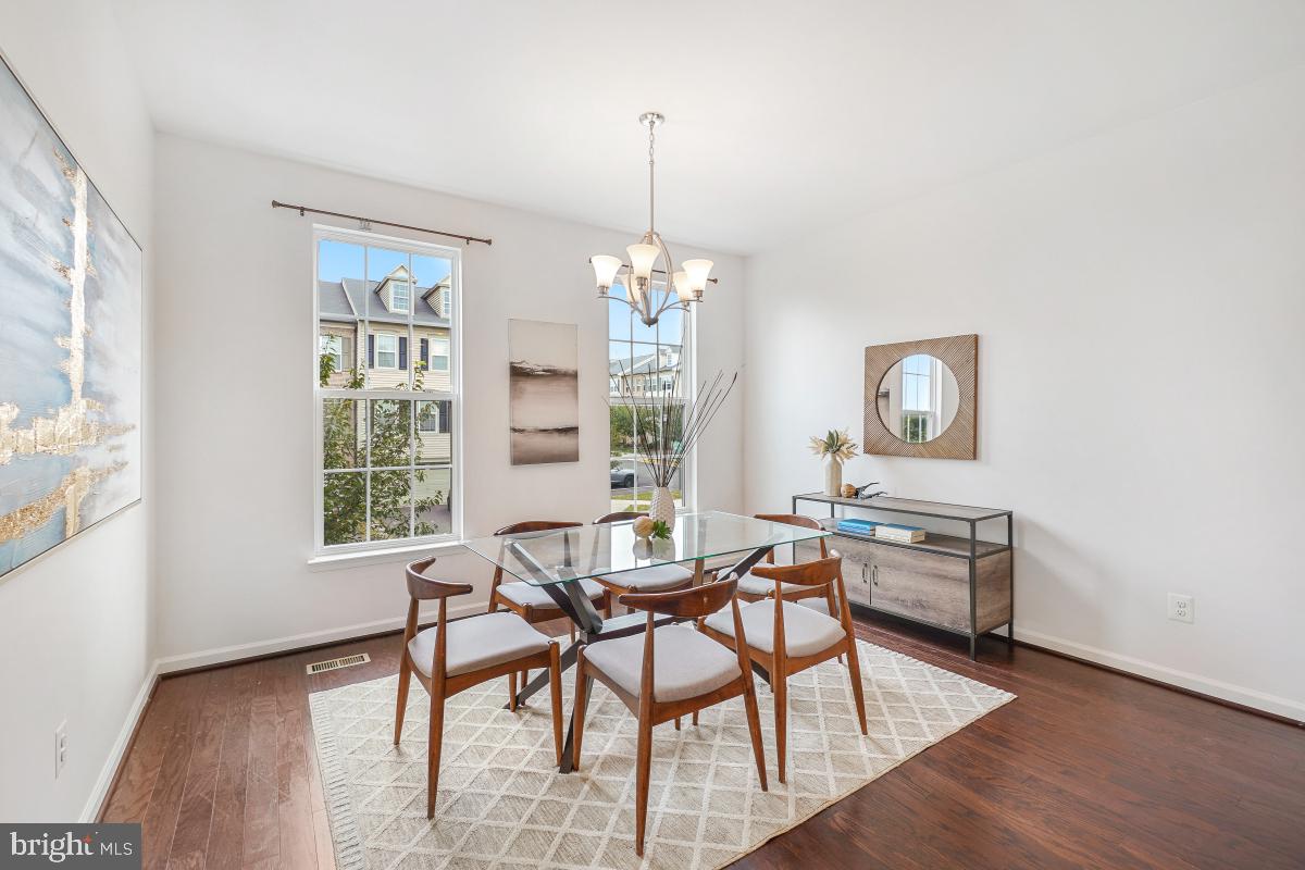 VICTORY LAKES - Residential