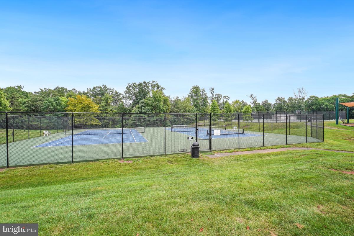 VICTORY LAKES - Residential