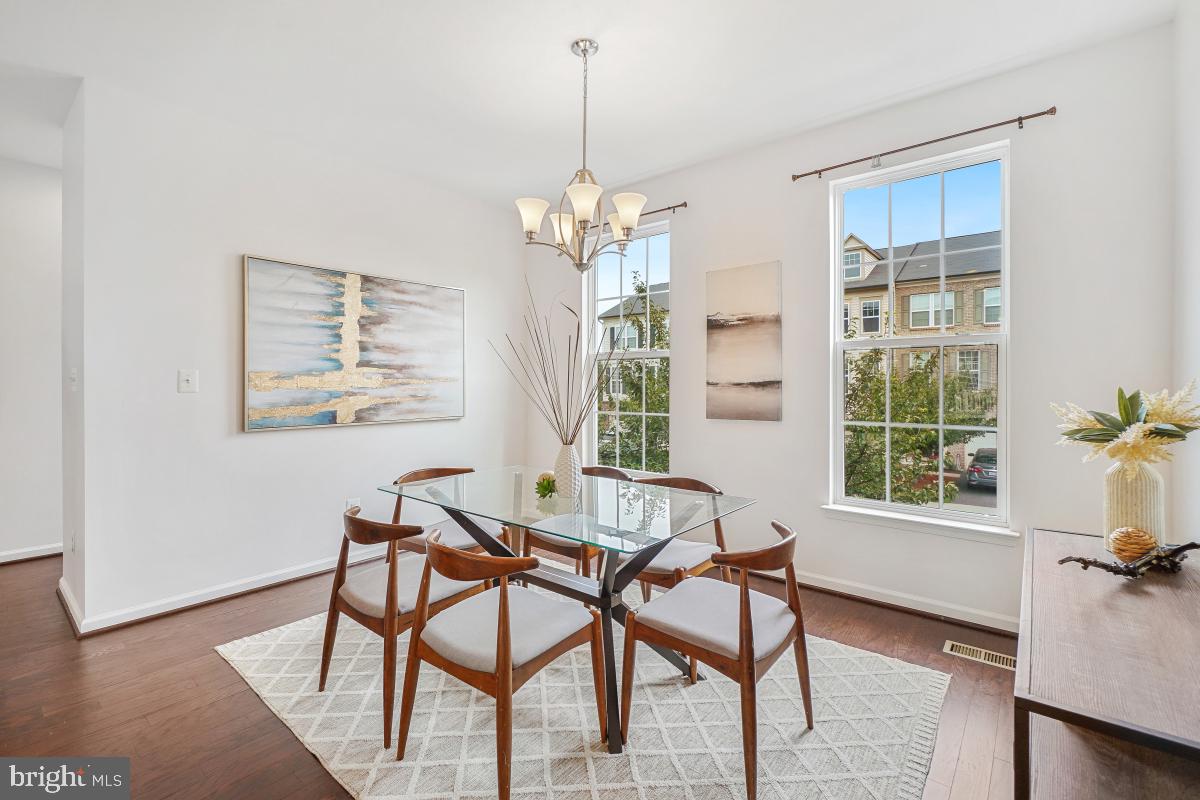 VICTORY LAKES - Residential