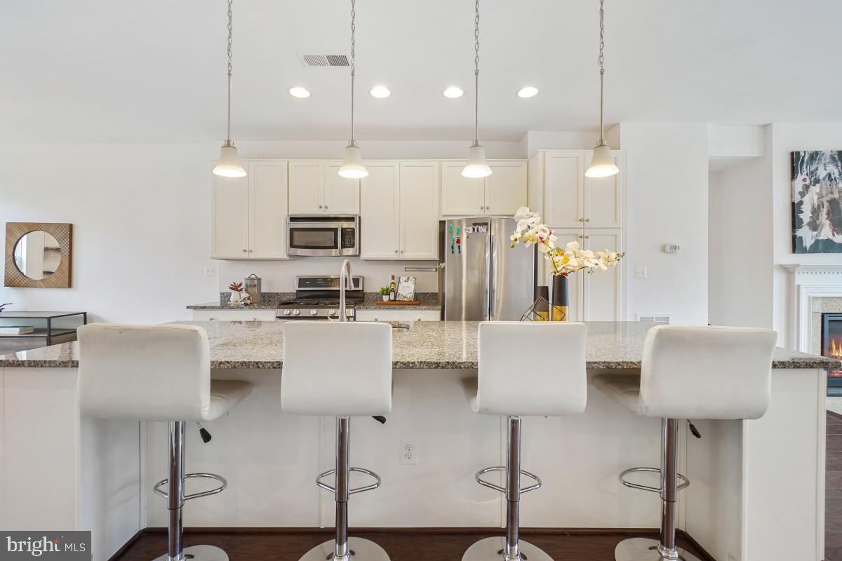 VICTORY LAKES - Residential