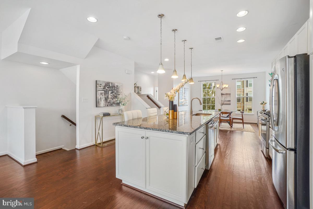 VICTORY LAKES - Residential