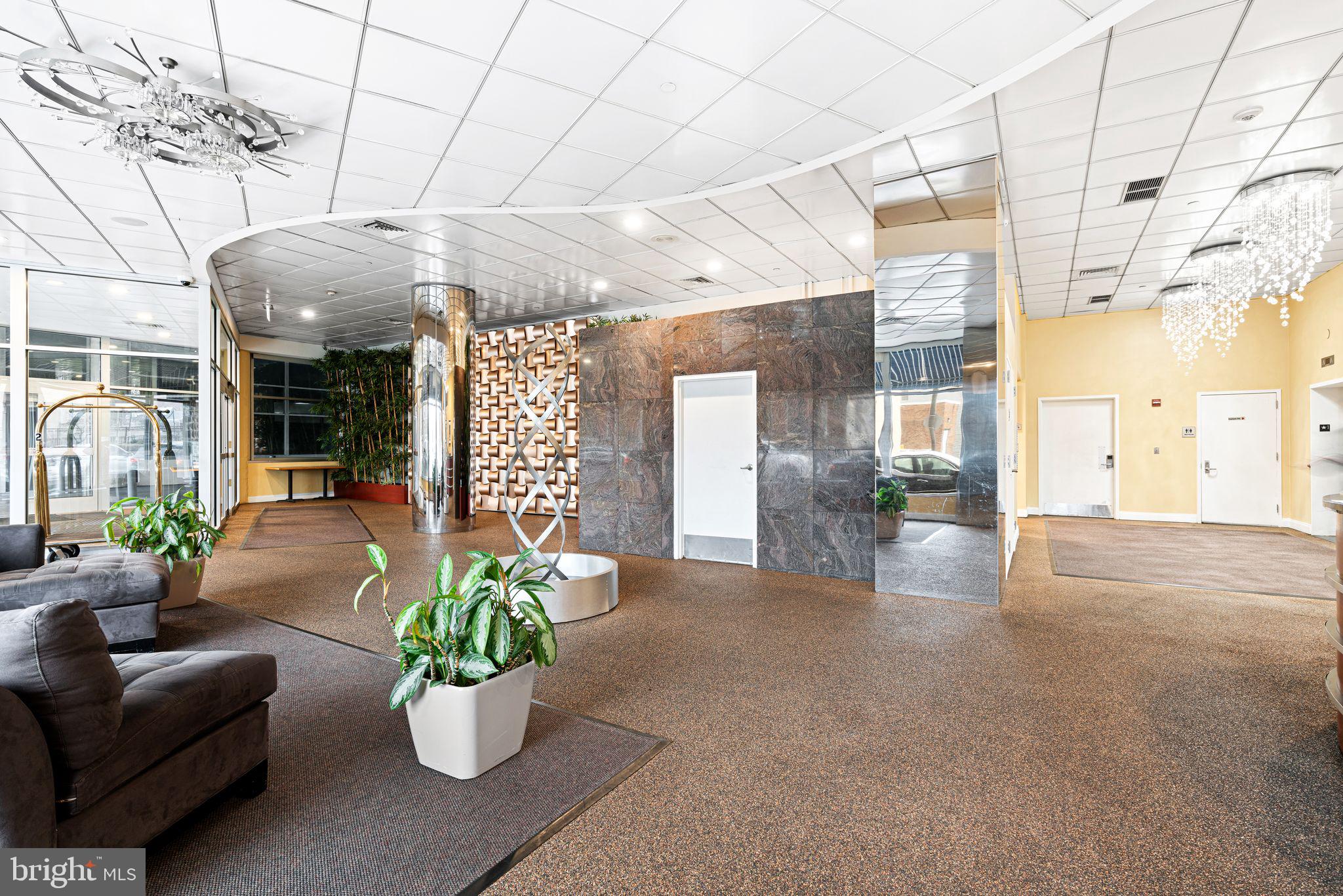 1100 VINE STREET 00 1402