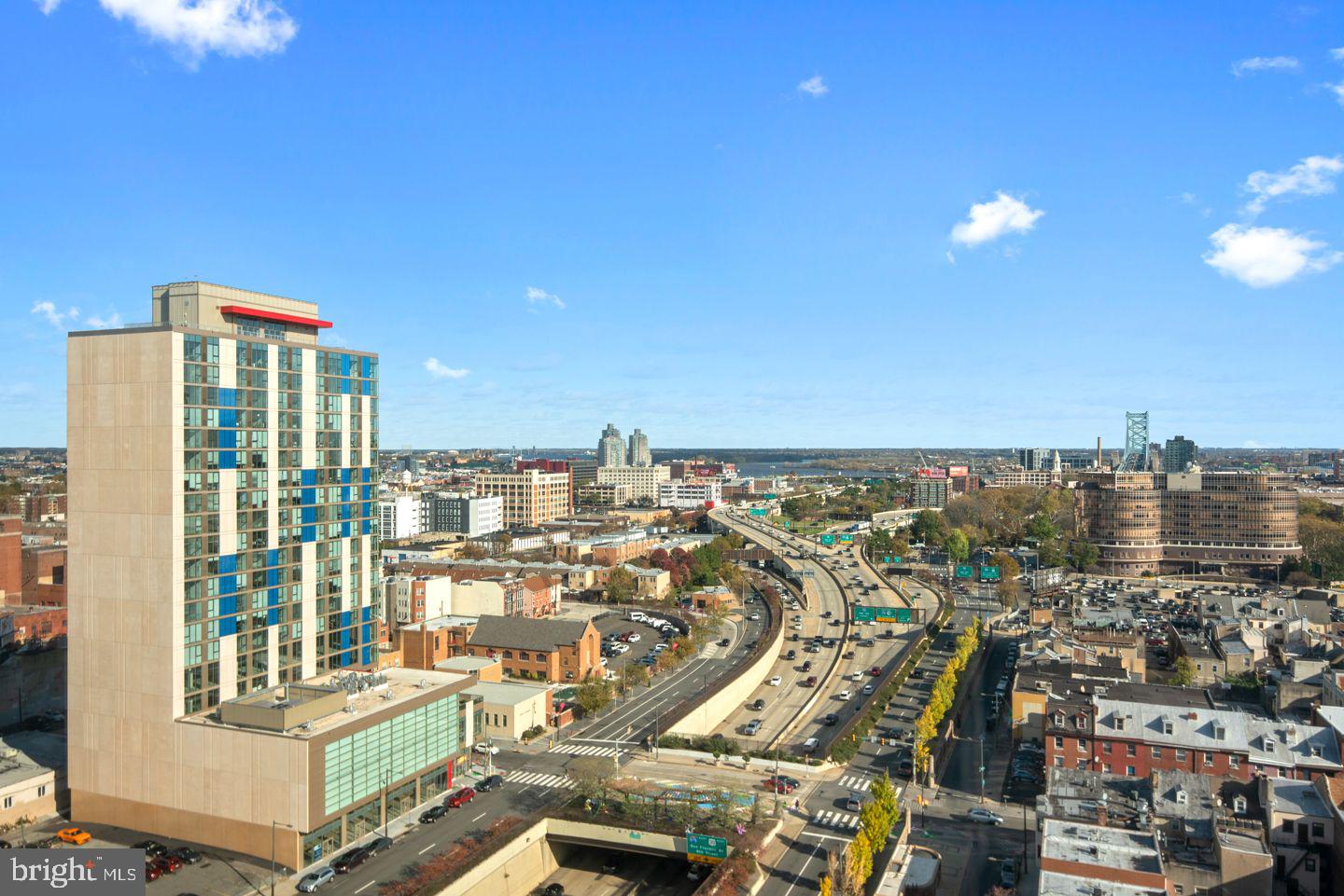 1100 VINE STREET 00 1402
