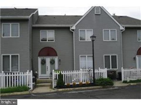 Townhouse For Sale - 3 Wyndam Place<br/> FLORENCE, NJ 08518