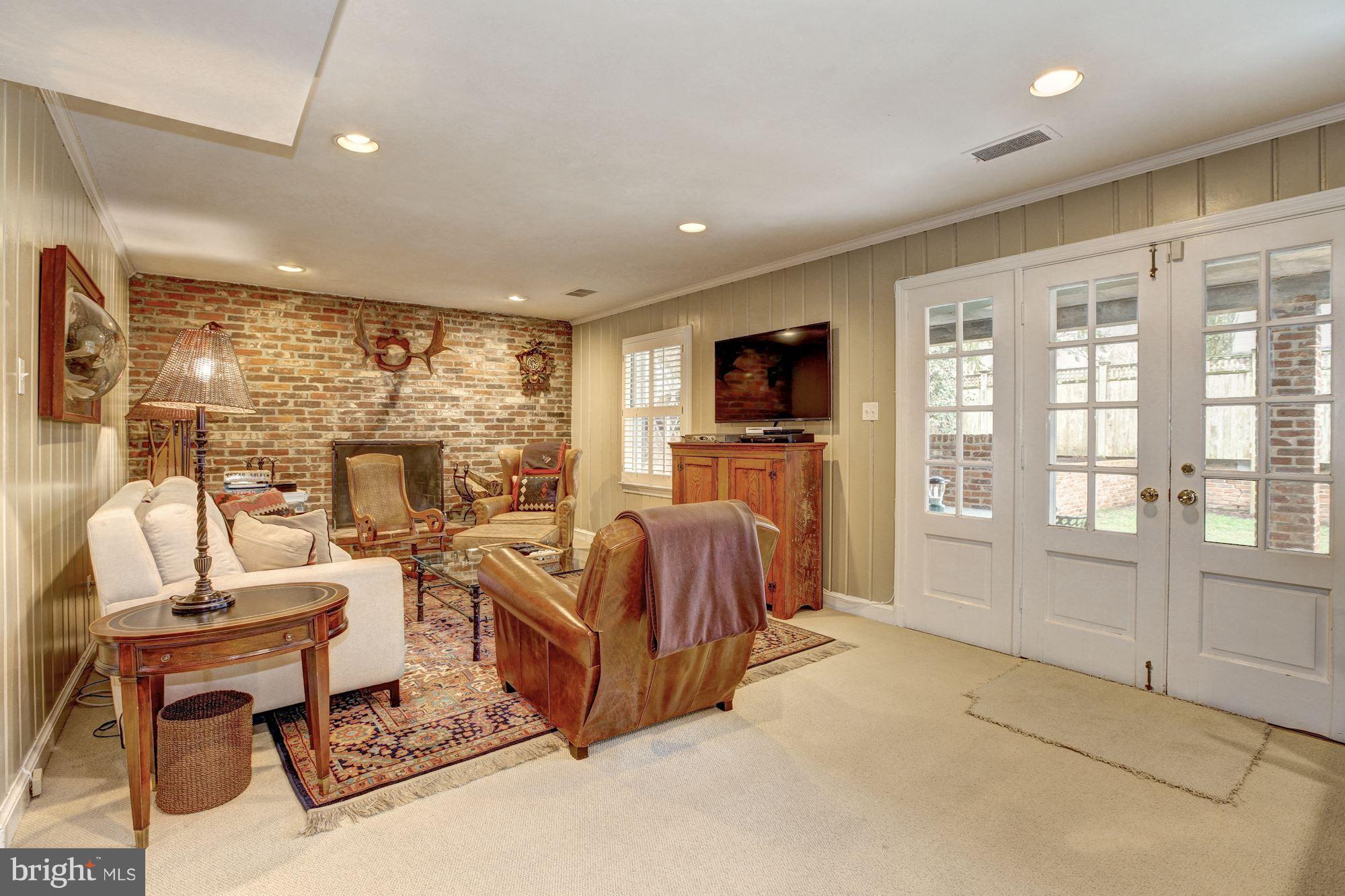 WESTMORELAND HILLS - Residential