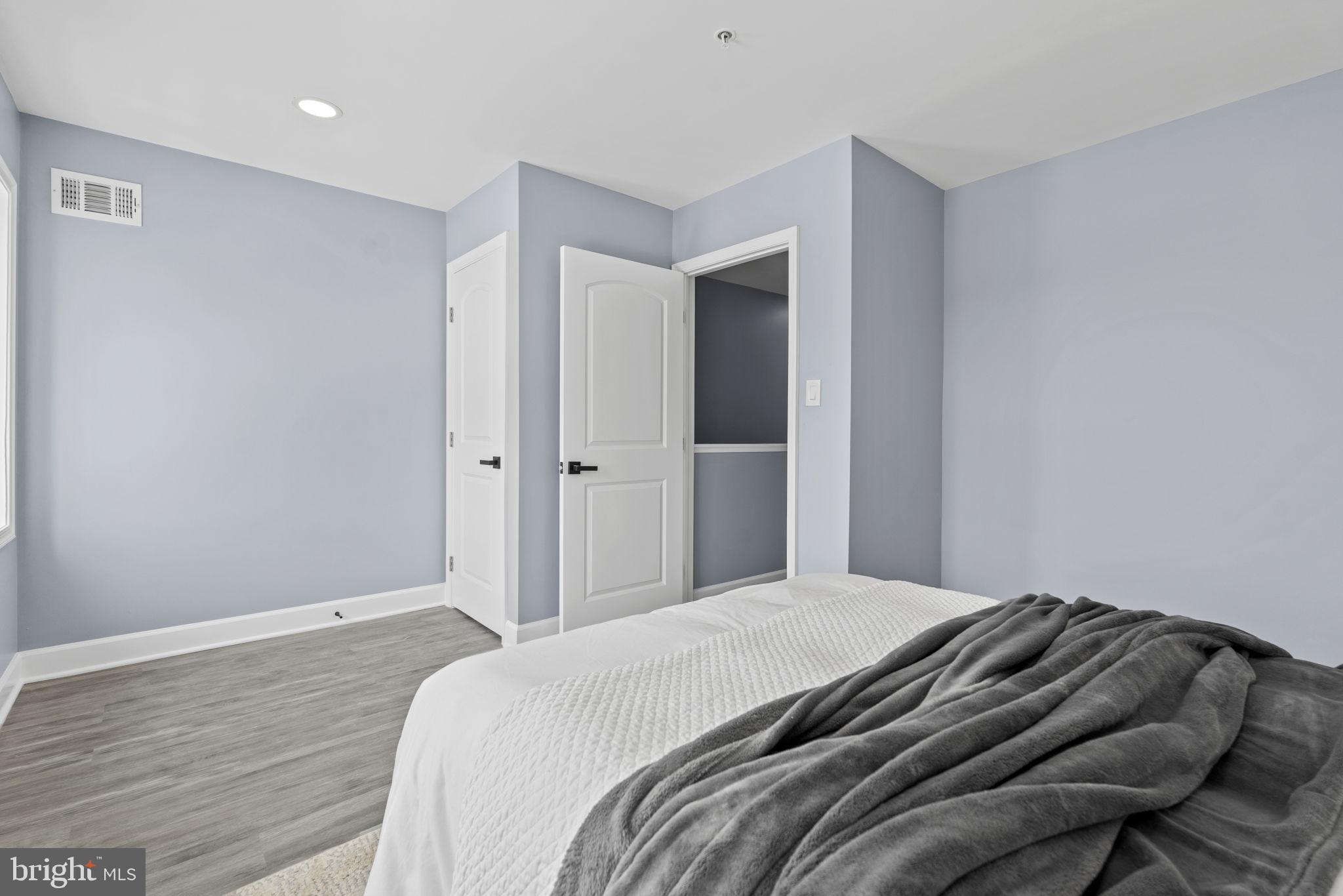 HOPKINS - Residential