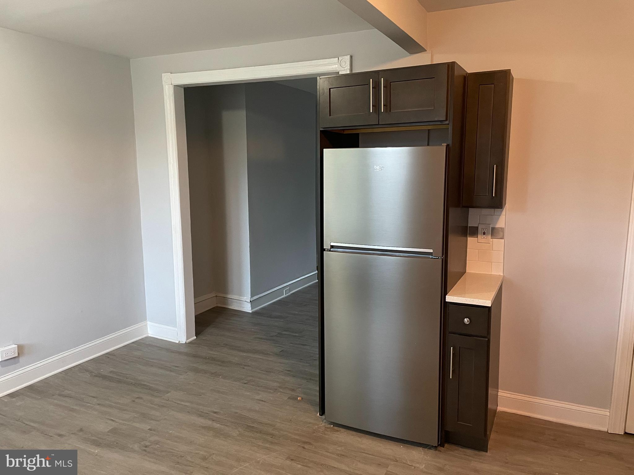 532 E MAYLAND STREET