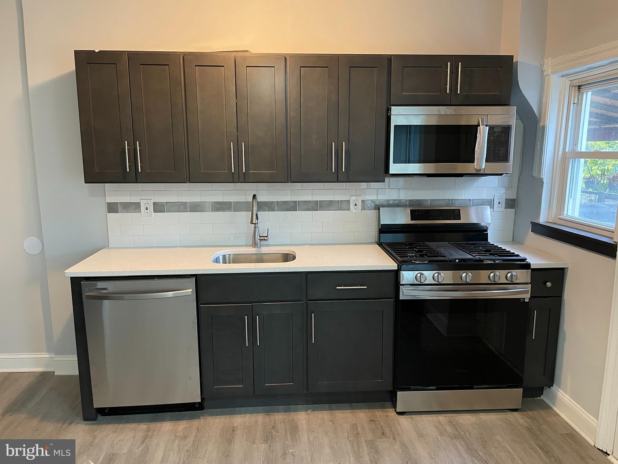 532 E MAYLAND STREET