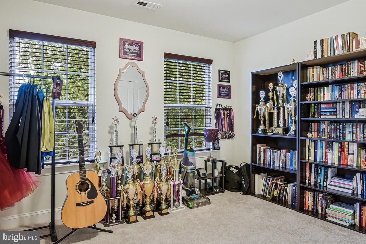 PEMBROOKE - Residential