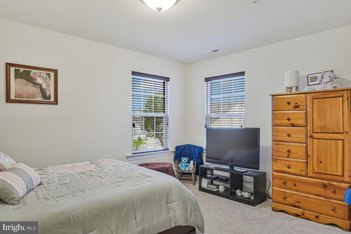 PEMBROOKE - Residential