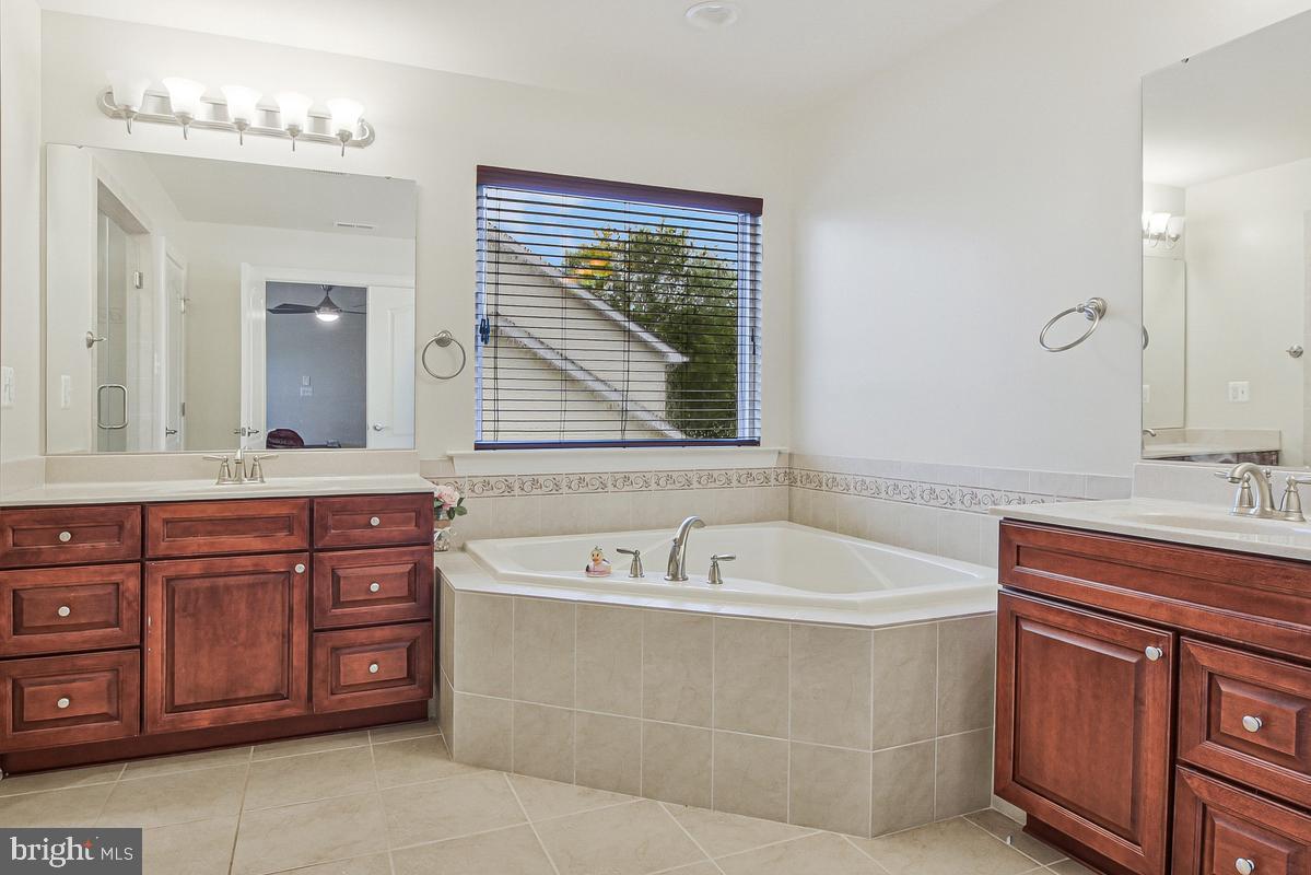 PEMBROOKE - Residential