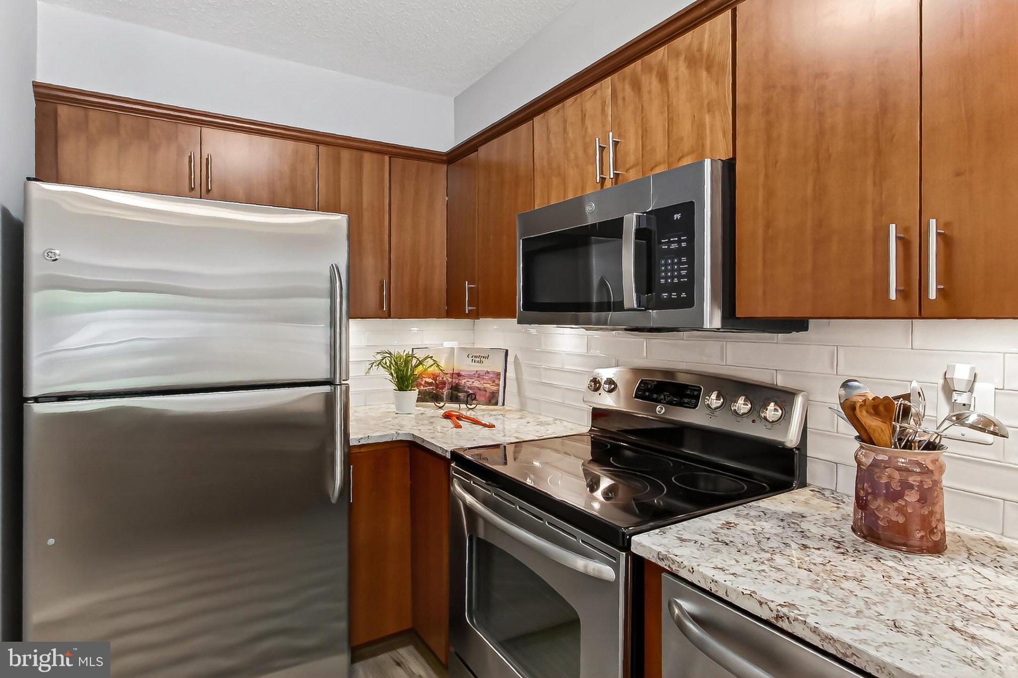 ASTORIA CONDOMINIUM - Residential