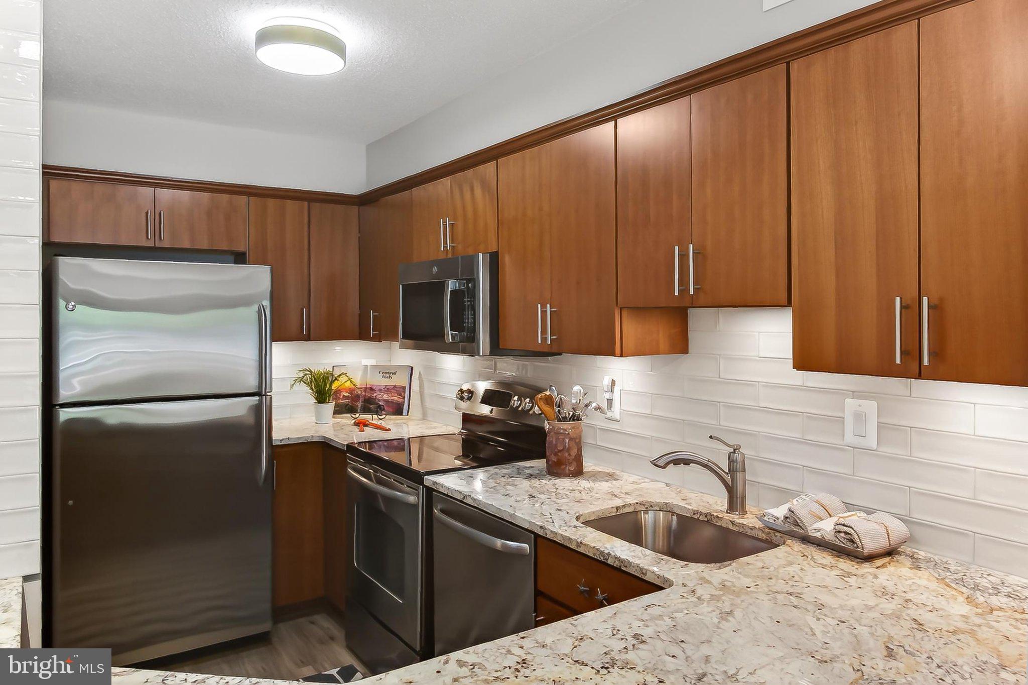 ASTORIA CONDOMINIUM - Residential