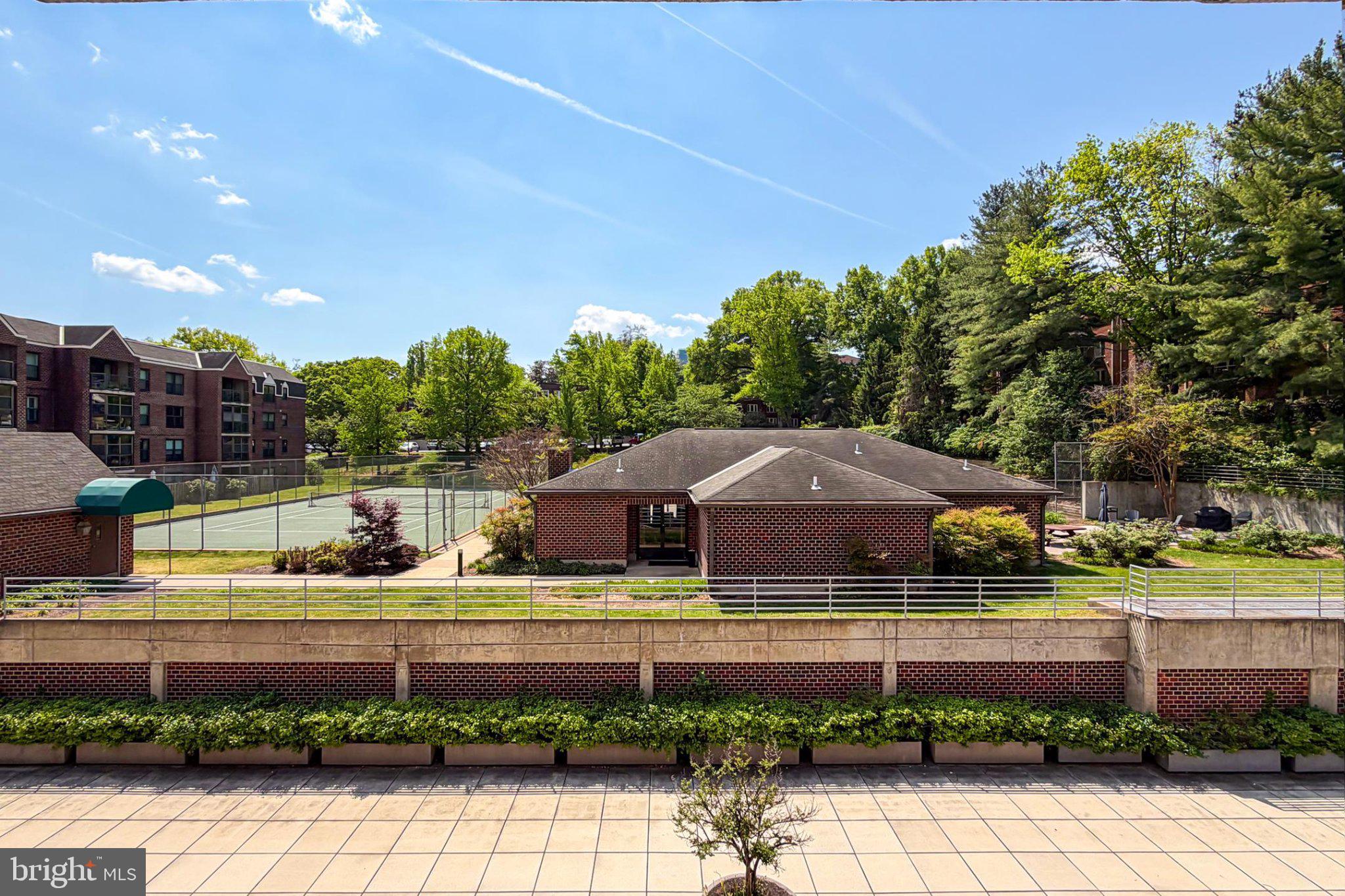 ASTORIA CONDOMINIUM - Residential